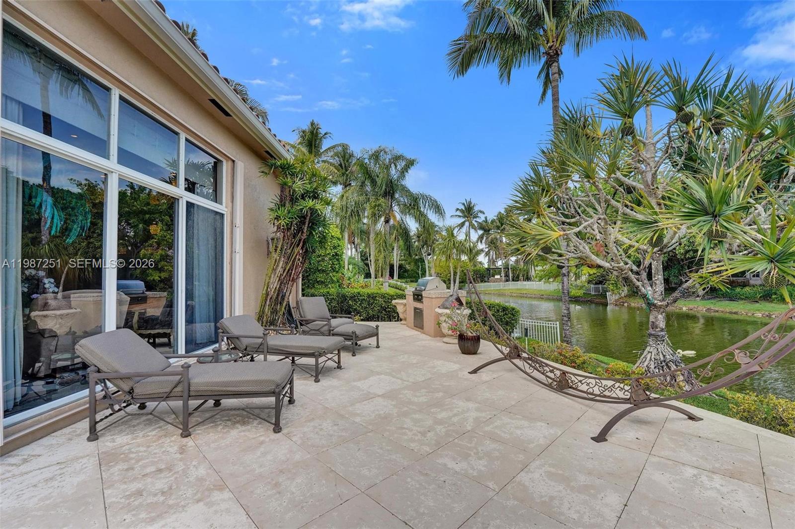 10813 Blackhawk St, Plantation FL 33324