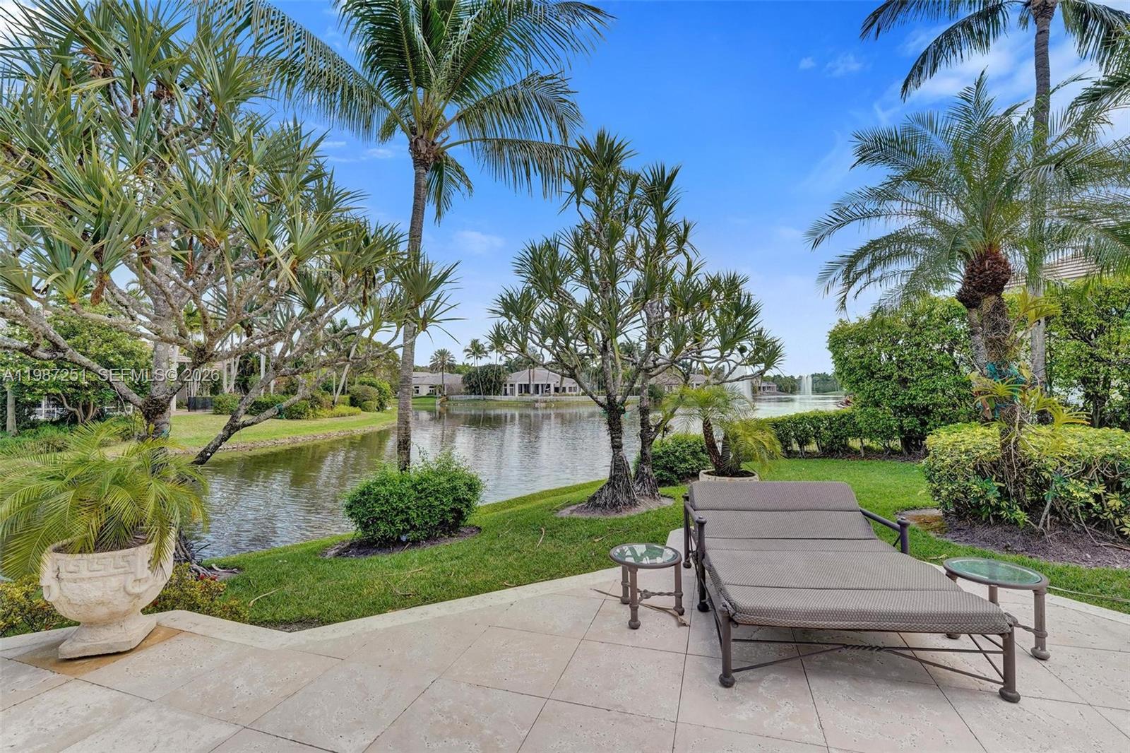 10813 Blackhawk St, Plantation FL 33324