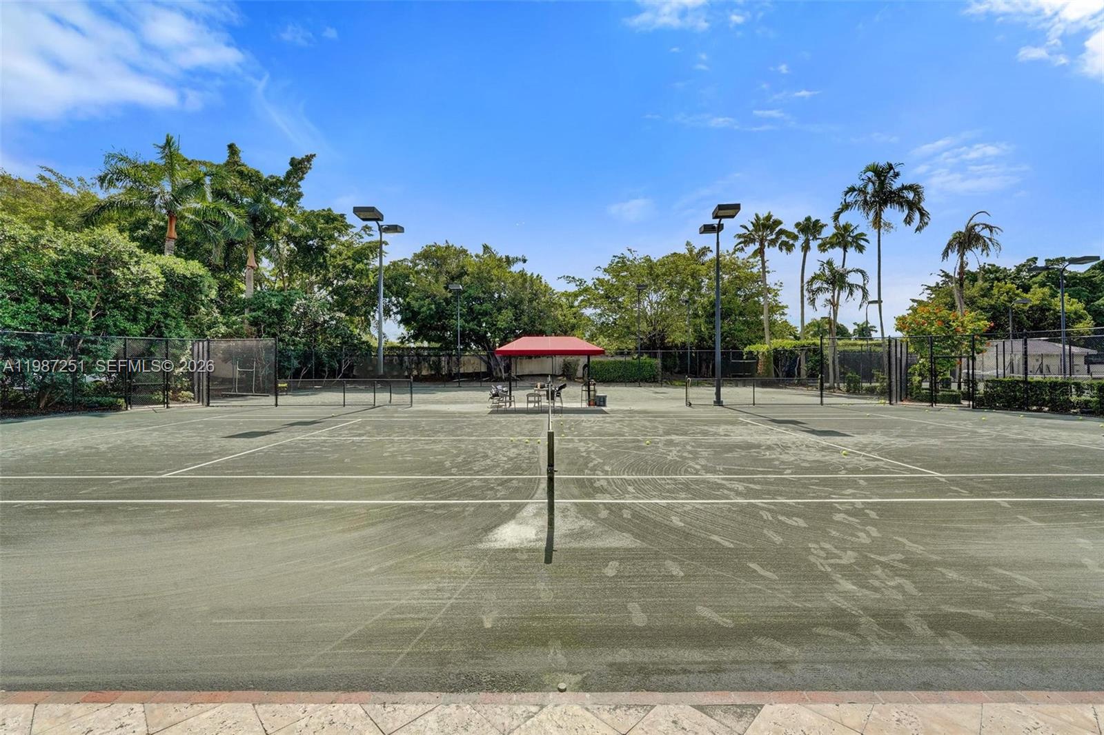 10813 Blackhawk St, Plantation FL 33324
