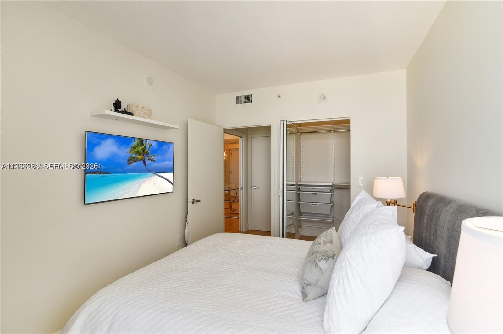 6365 Collins Ave #2810, Miami Beach FL 33141