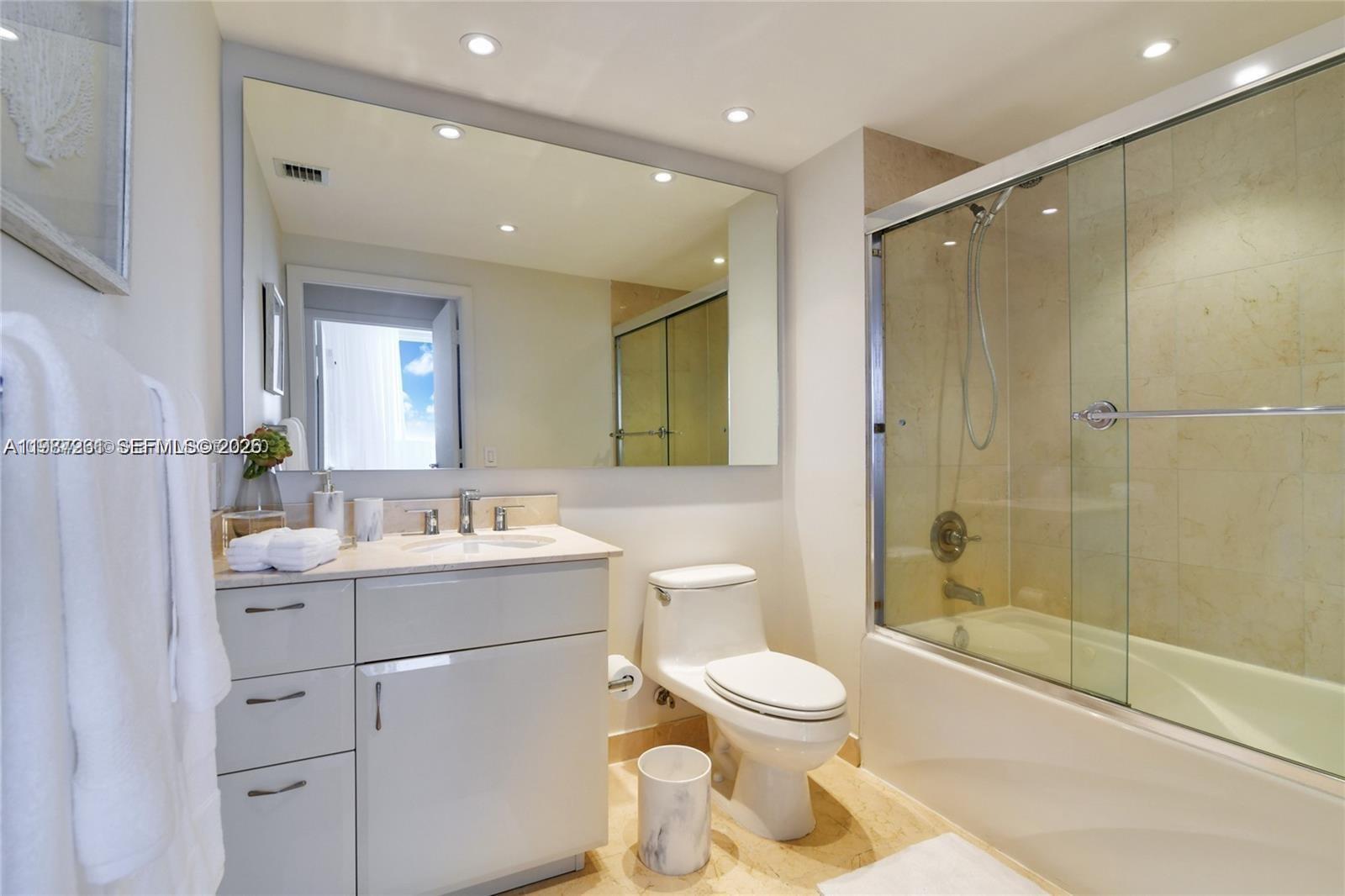 6365 Collins Ave #2810, Miami Beach FL 33141