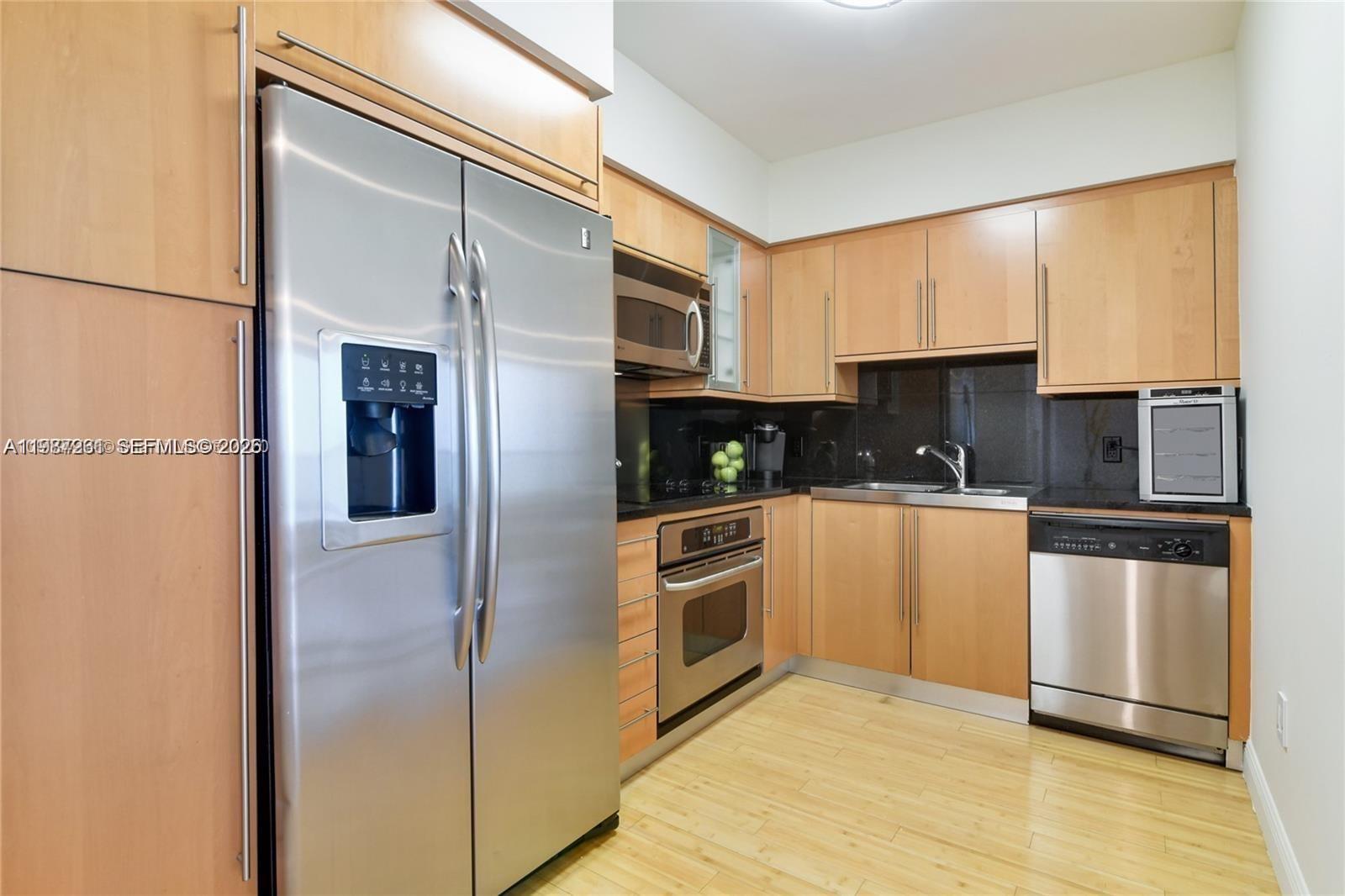 6365 Collins Ave #2810, Miami Beach FL 33141
