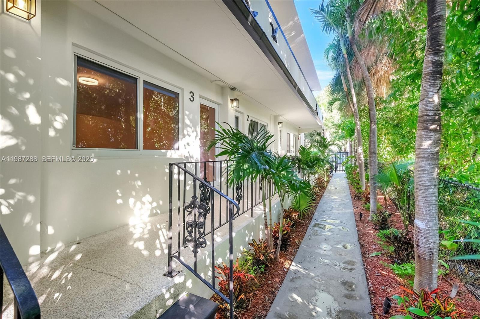 428 Collins Ave #7, Miami Beach FL 33139