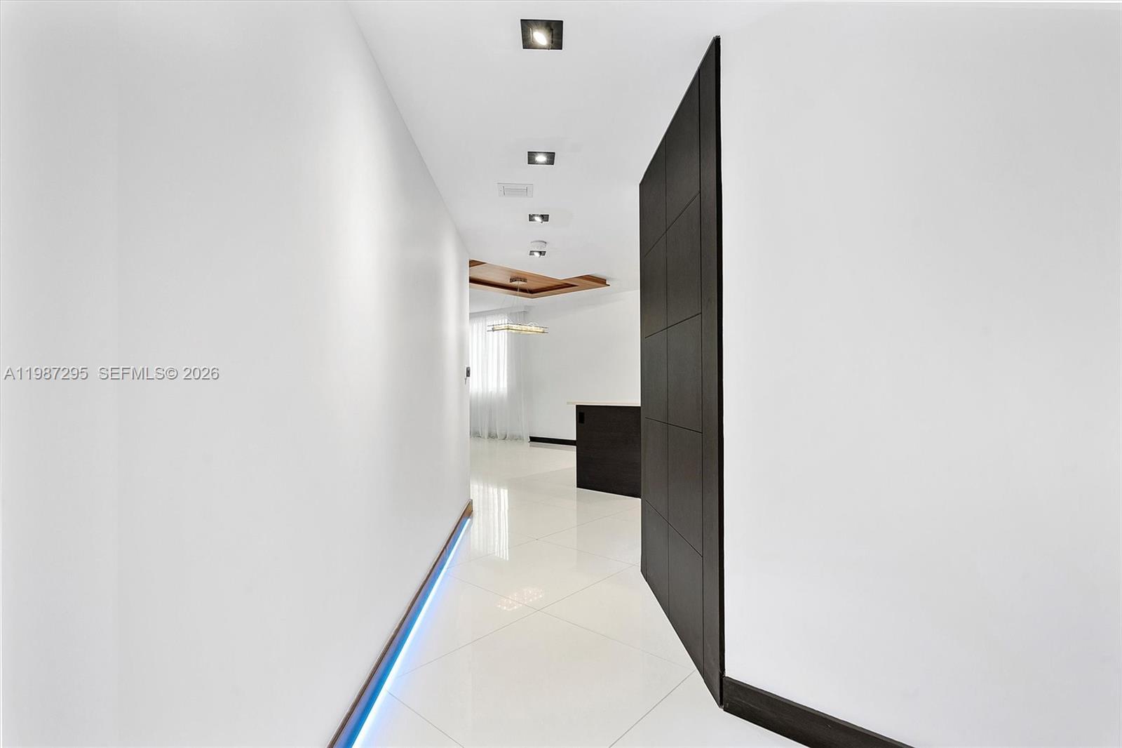 55 SE 6th St #1607, Miami FL 33131