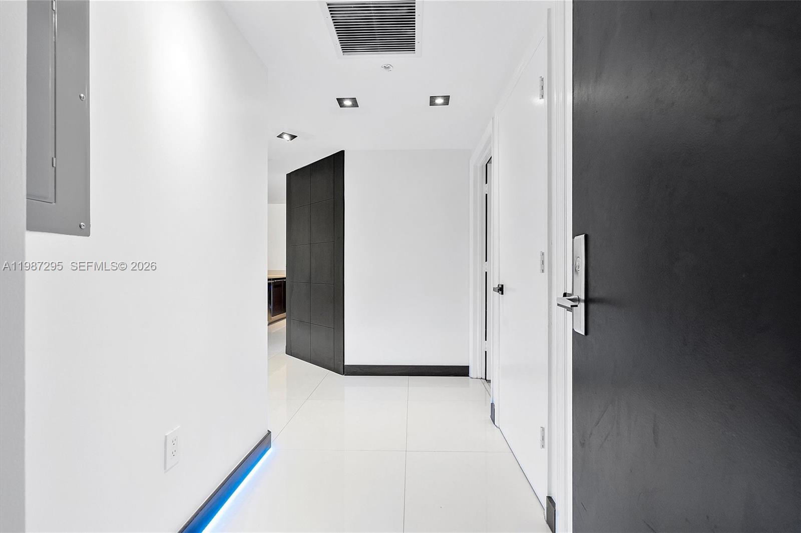 55 SE 6th St #1607, Miami FL 33131