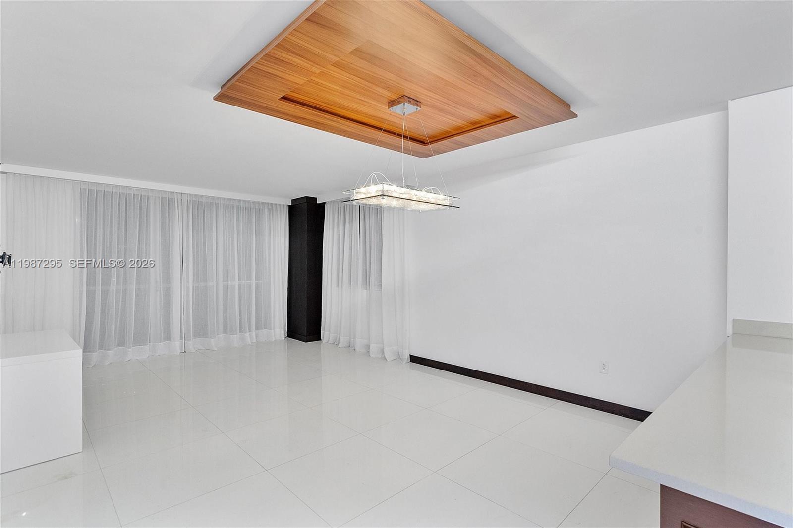 55 SE 6th St #1607, Miami FL 33131