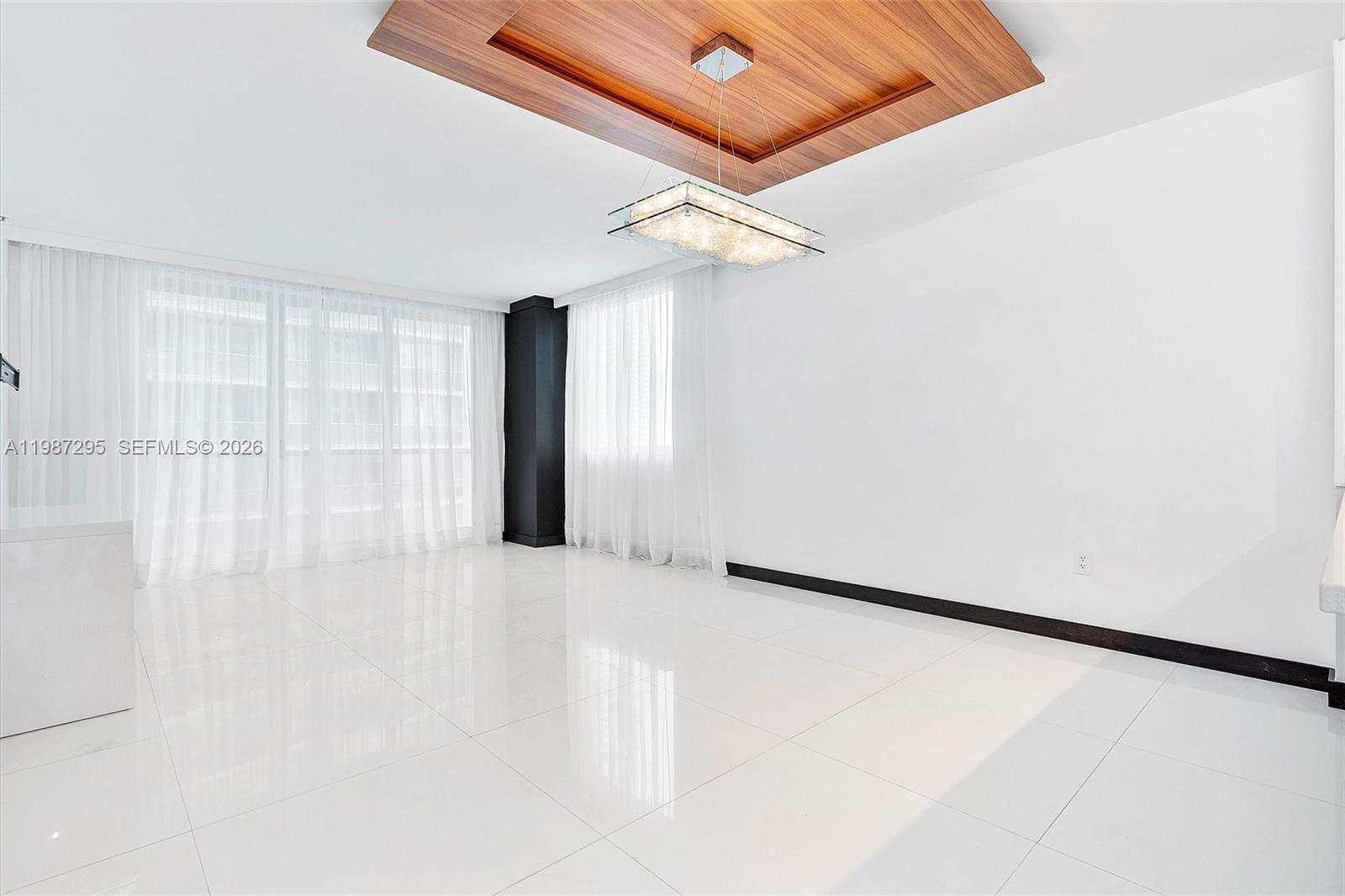 55 SE 6th St #1607, Miami FL 33131