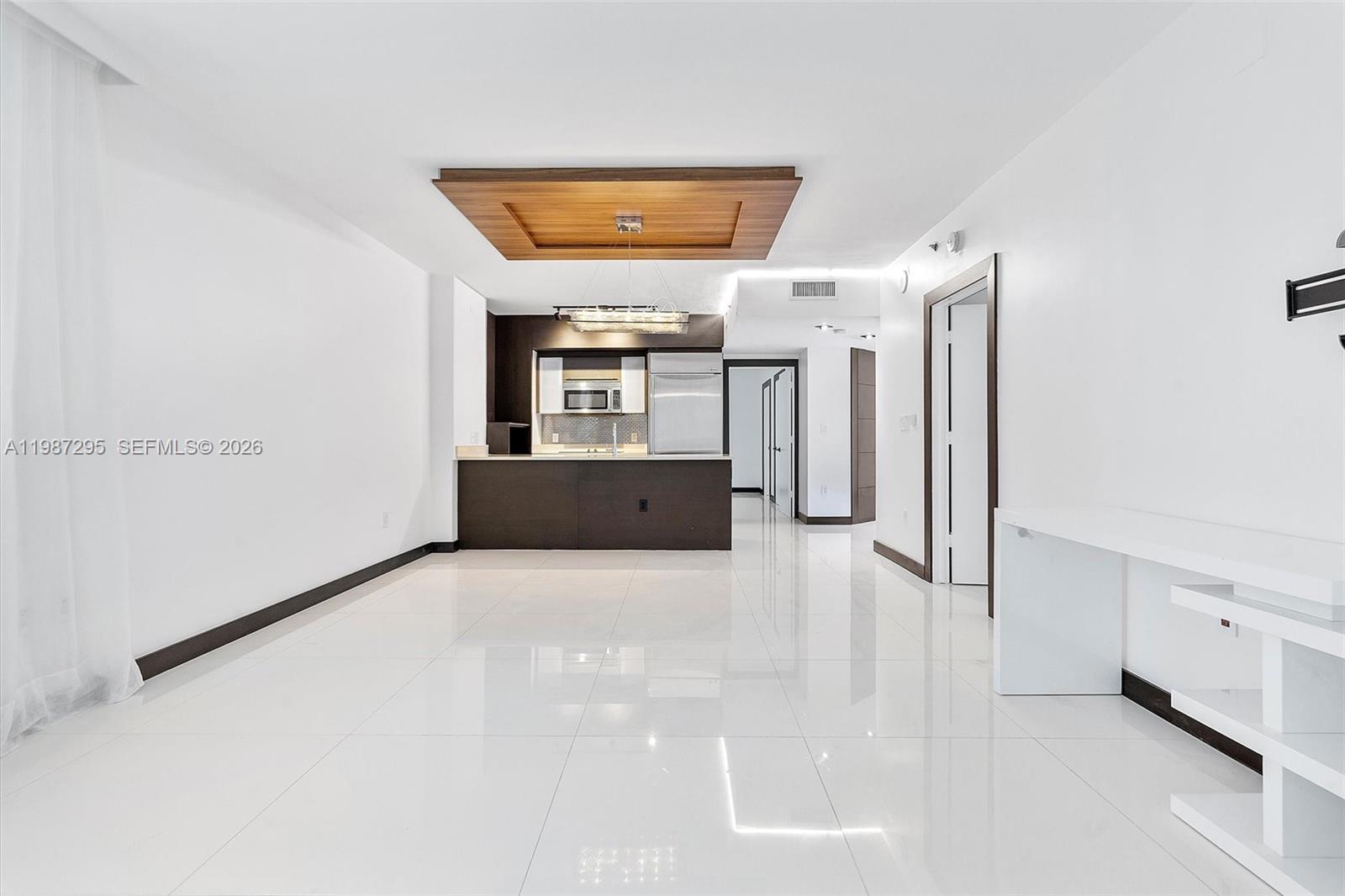 55 SE 6th St #1607, Miami FL 33131