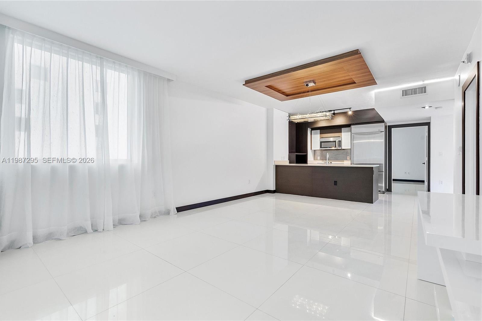 55 SE 6th St #1607, Miami FL 33131