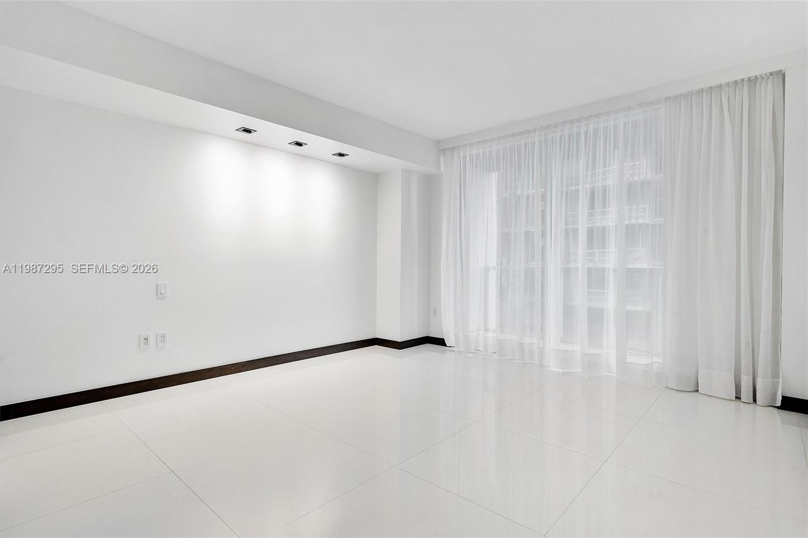55 SE 6th St #1607, Miami FL 33131