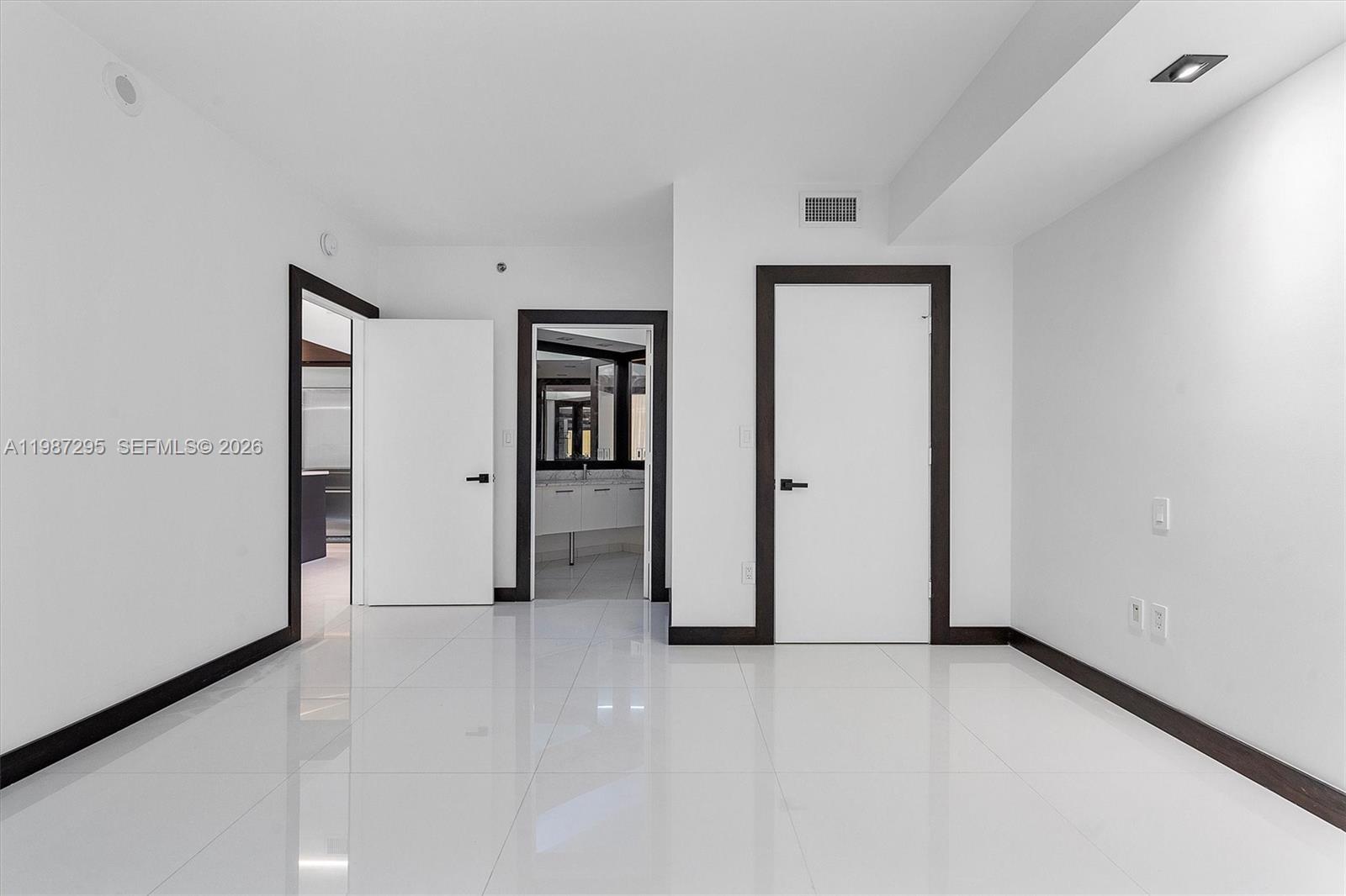 55 SE 6th St #1607, Miami FL 33131