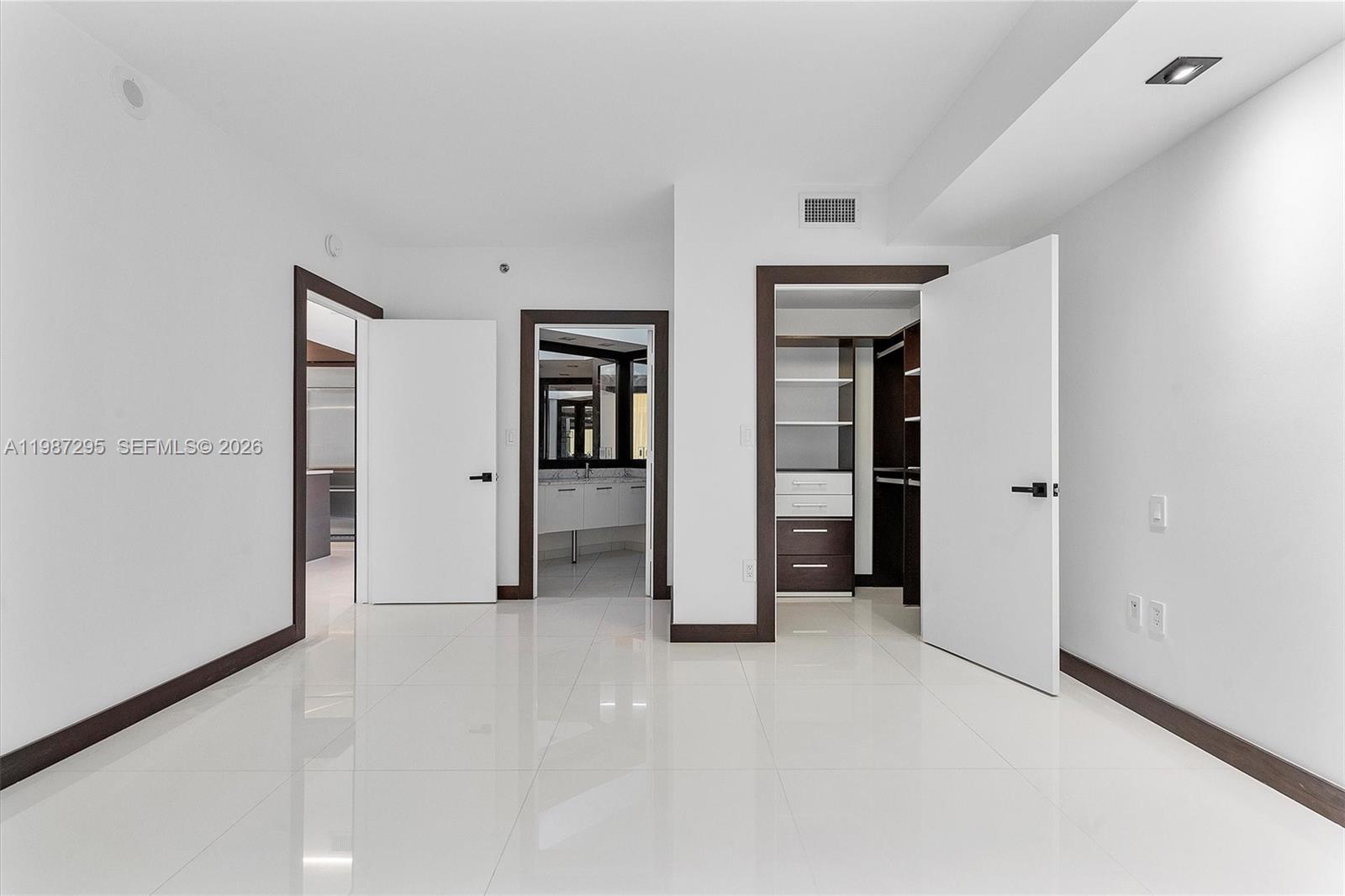 55 SE 6th St #1607, Miami FL 33131