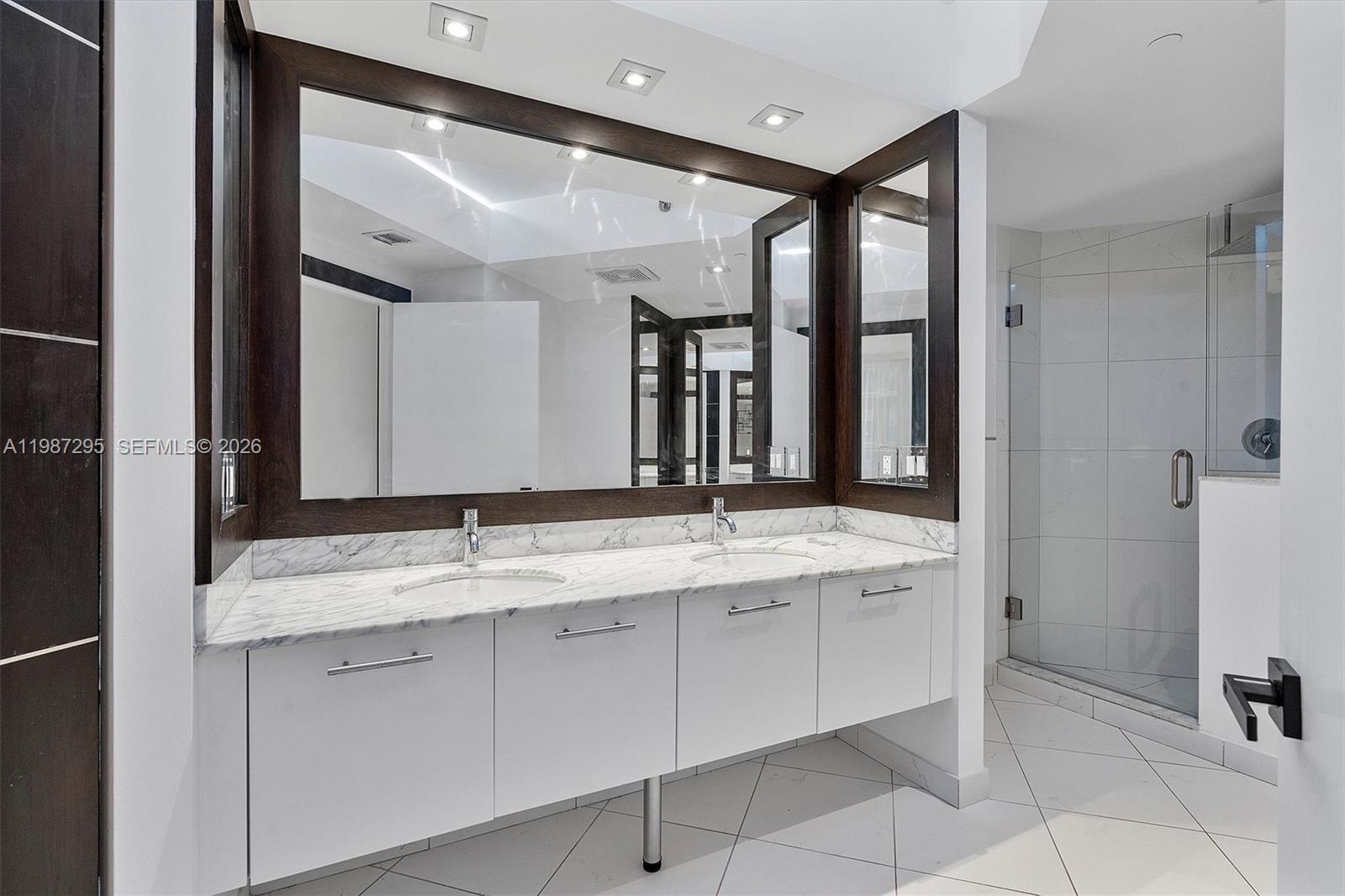 55 SE 6th St #1607, Miami FL 33131