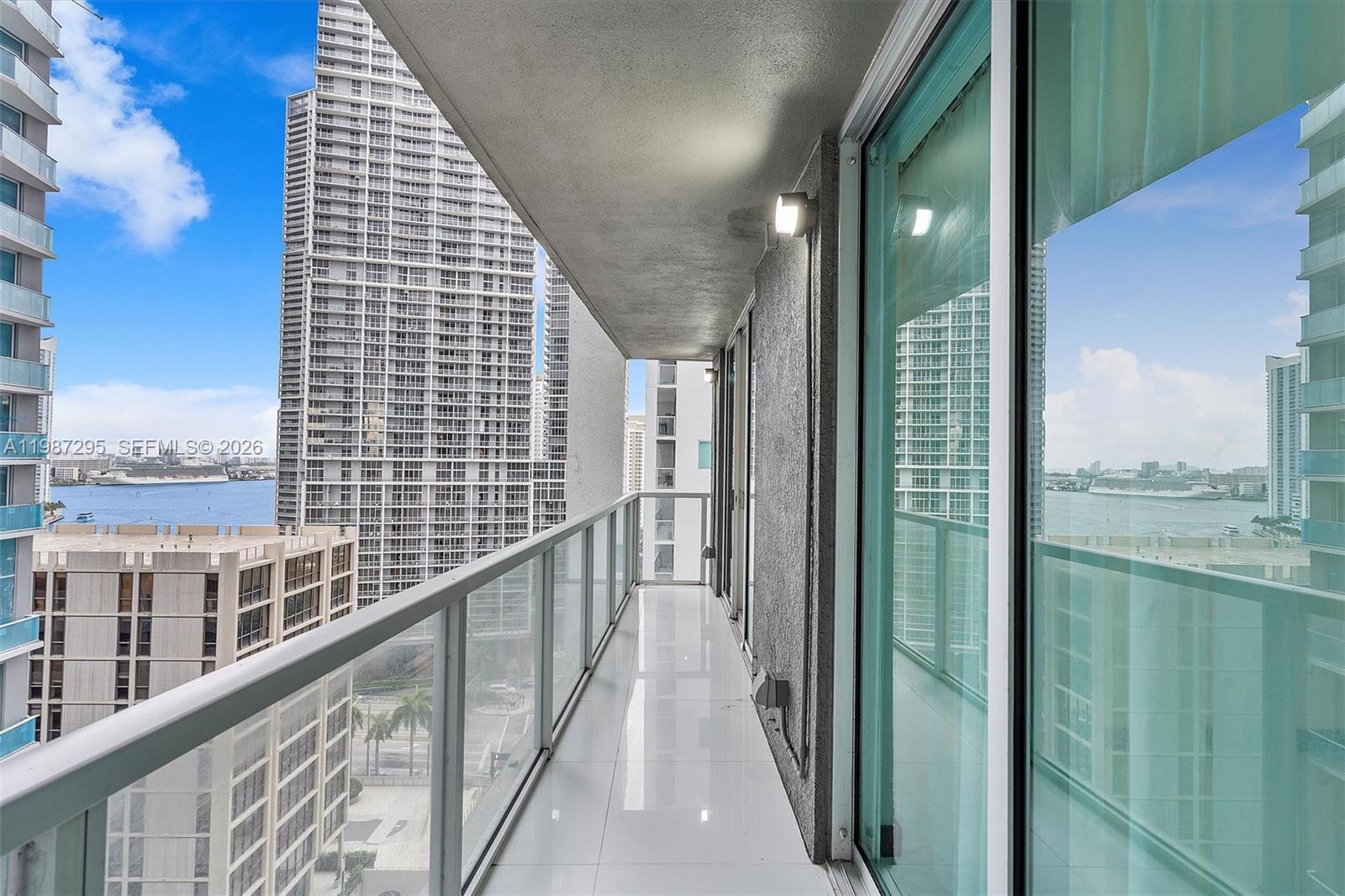 55 SE 6th St #1607, Miami FL 33131