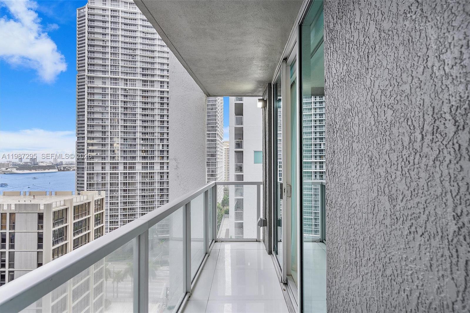 55 SE 6th St #1607, Miami FL 33131