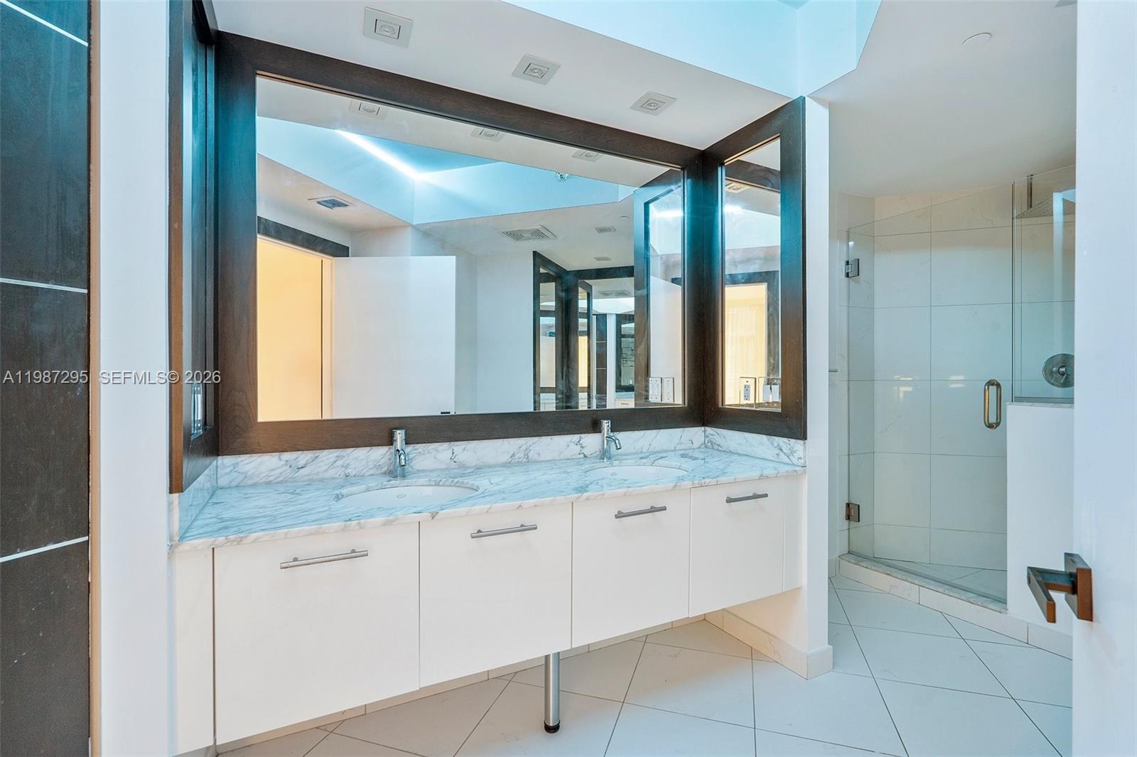 55 SE 6th St #1607, Miami FL 33131