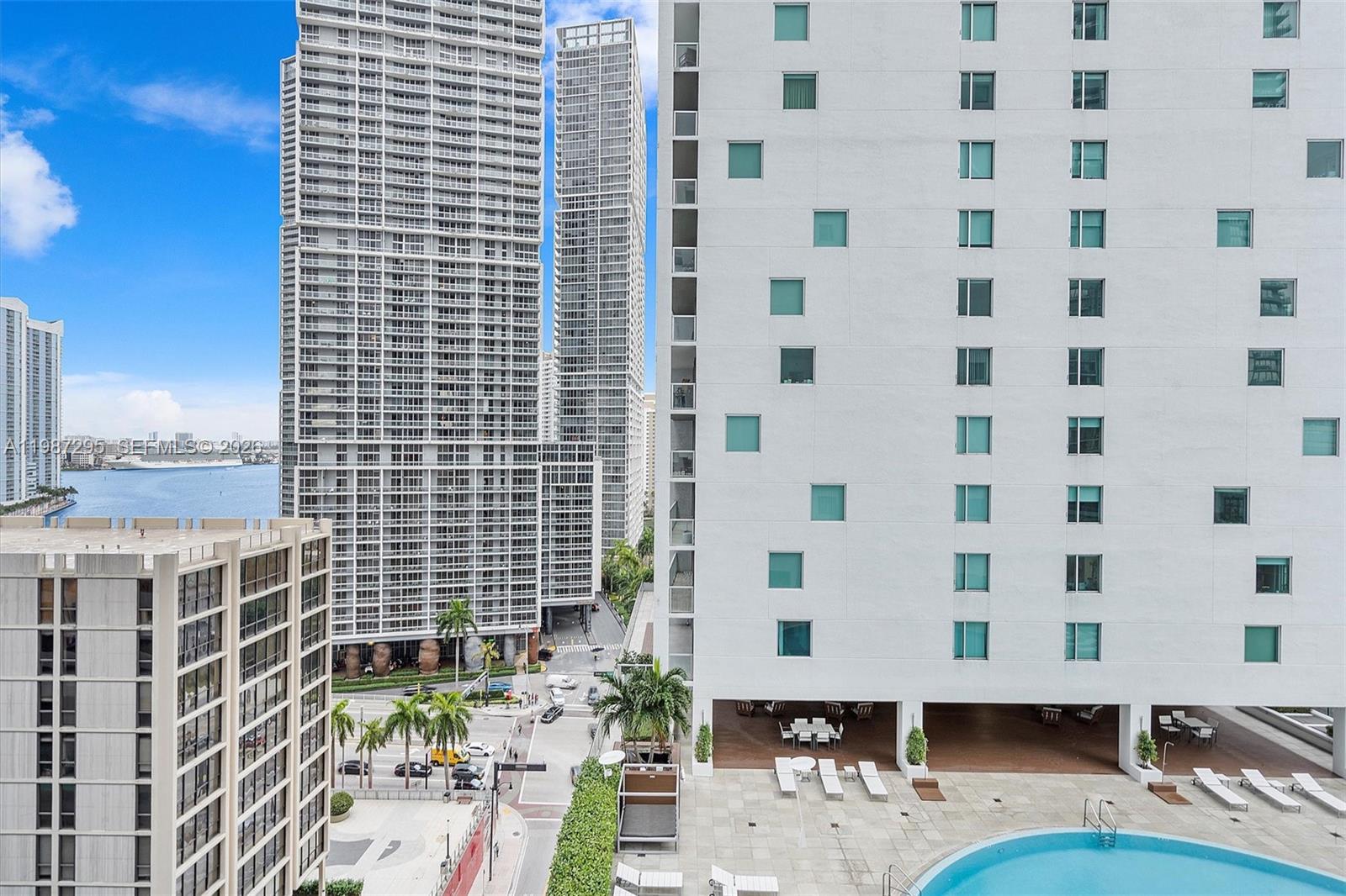 55 SE 6th St #1607, Miami FL 33131
