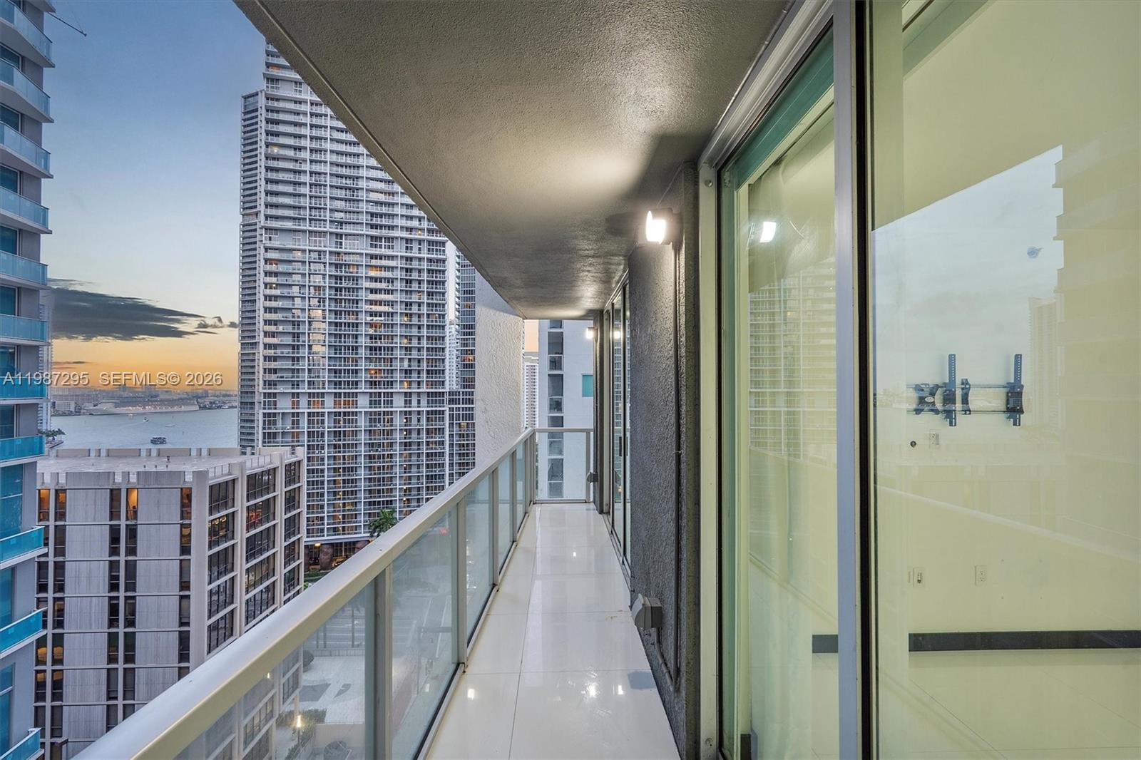 55 SE 6th St #1607, Miami FL 33131