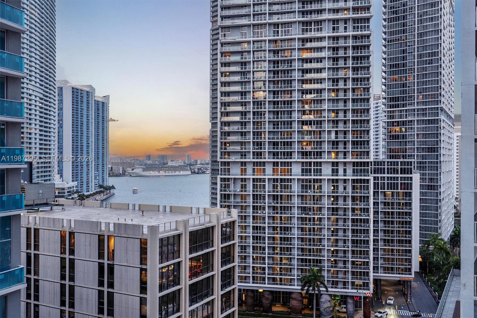 55 SE 6th St #1607, Miami FL 33131
