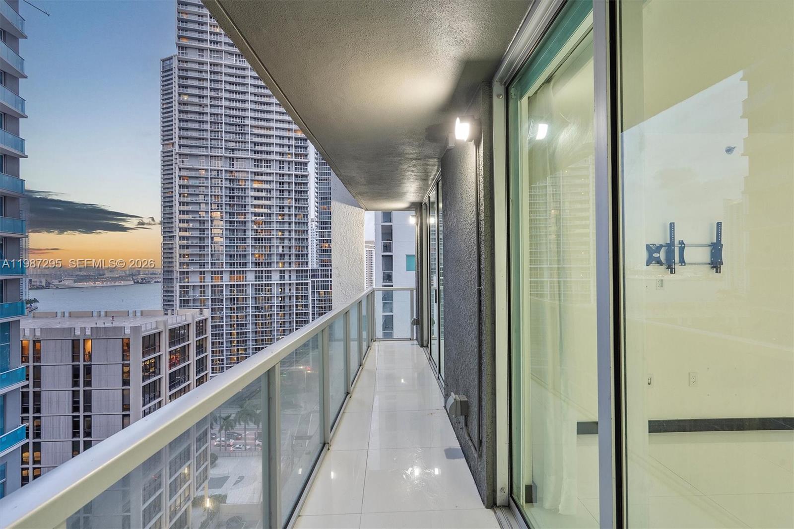 55 SE 6th St #1607, Miami FL 33131