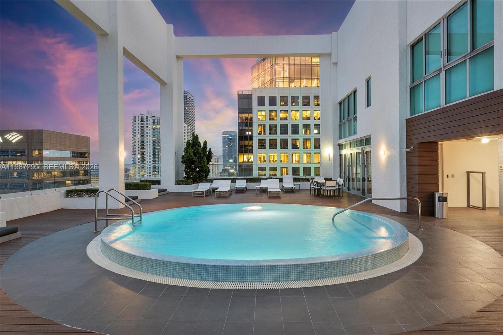 55 SE 6th St #1607, Miami FL 33131