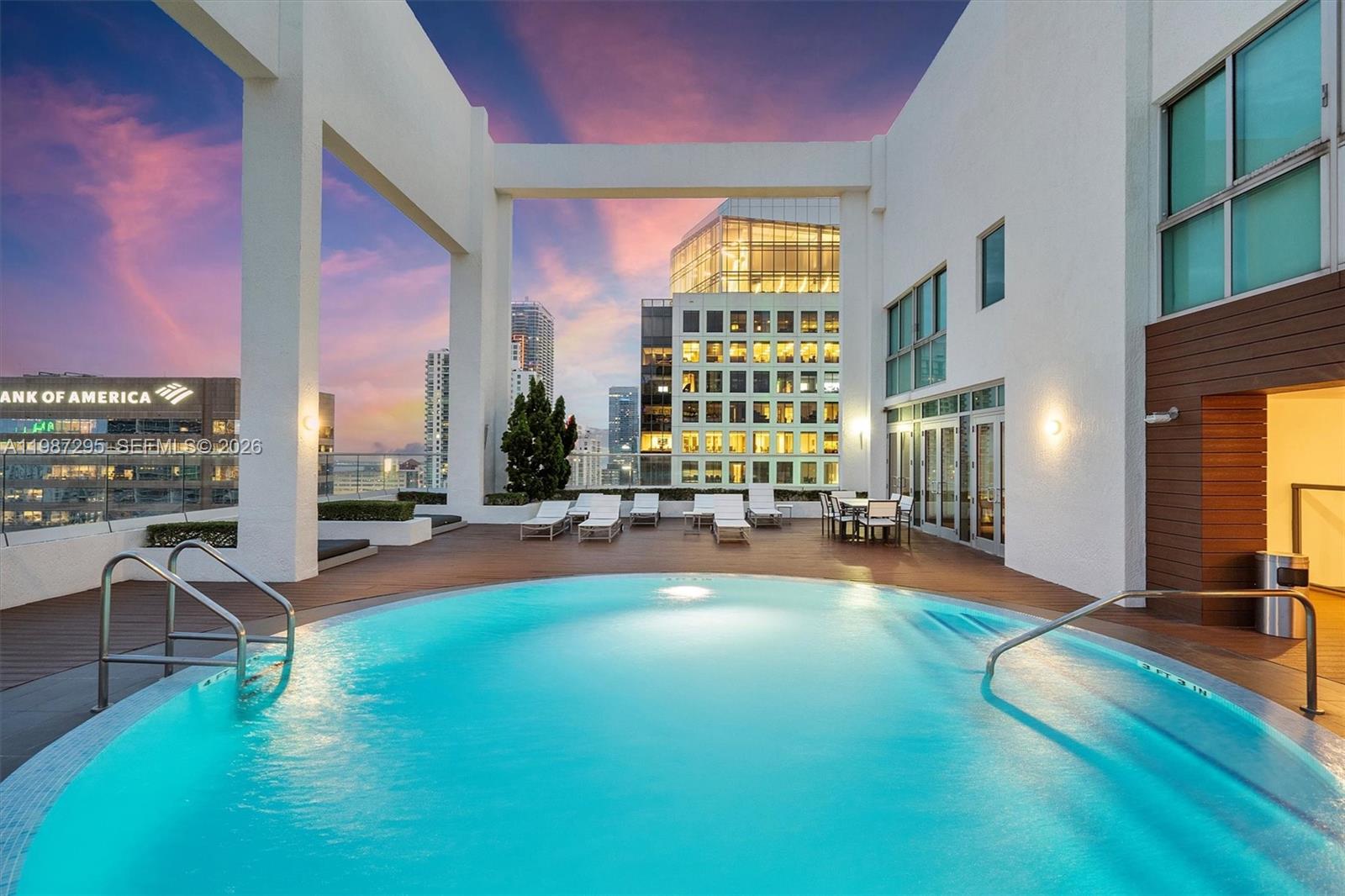 55 SE 6th St #1607, Miami FL 33131