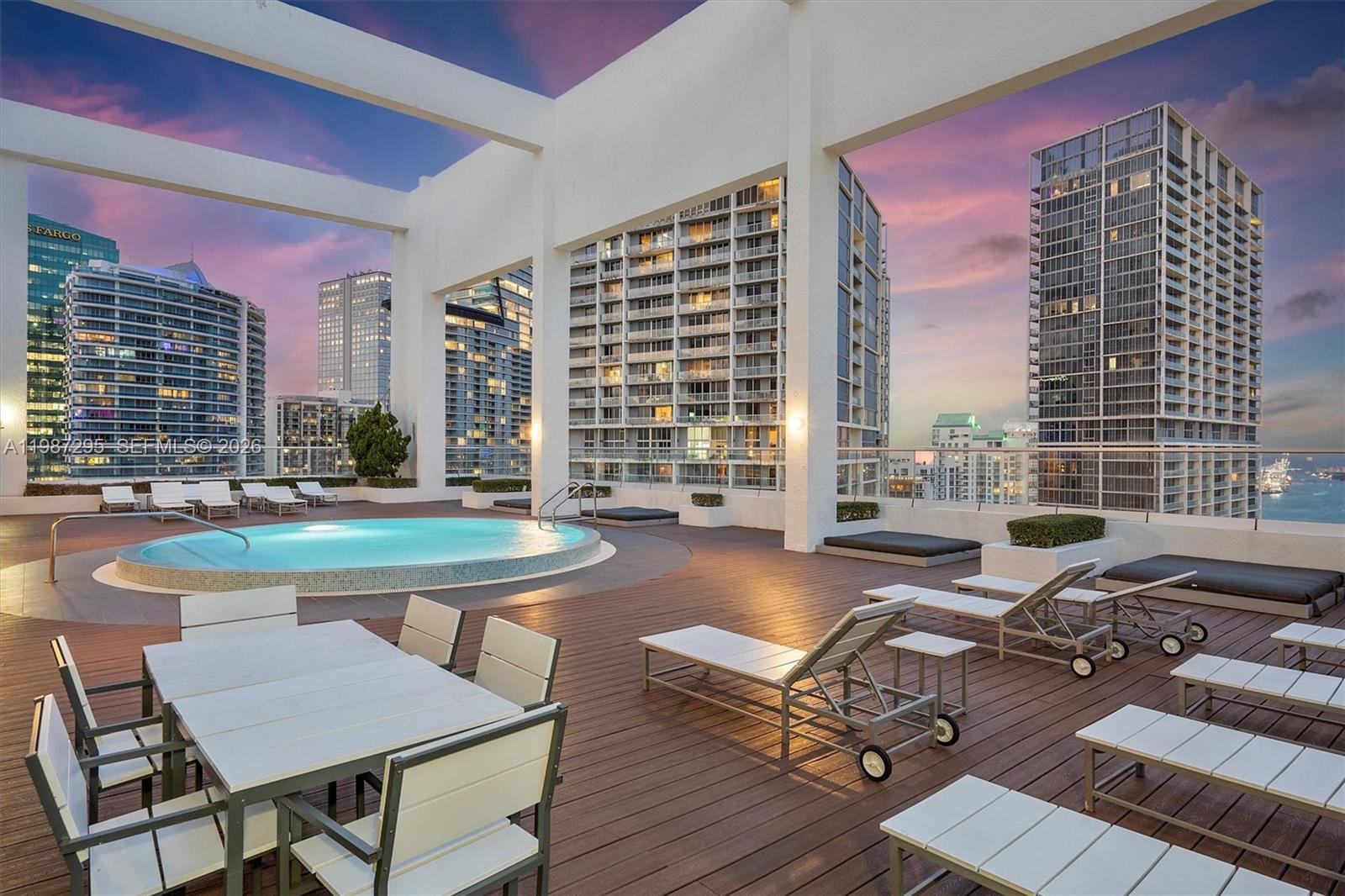 55 SE 6th St #1607, Miami FL 33131