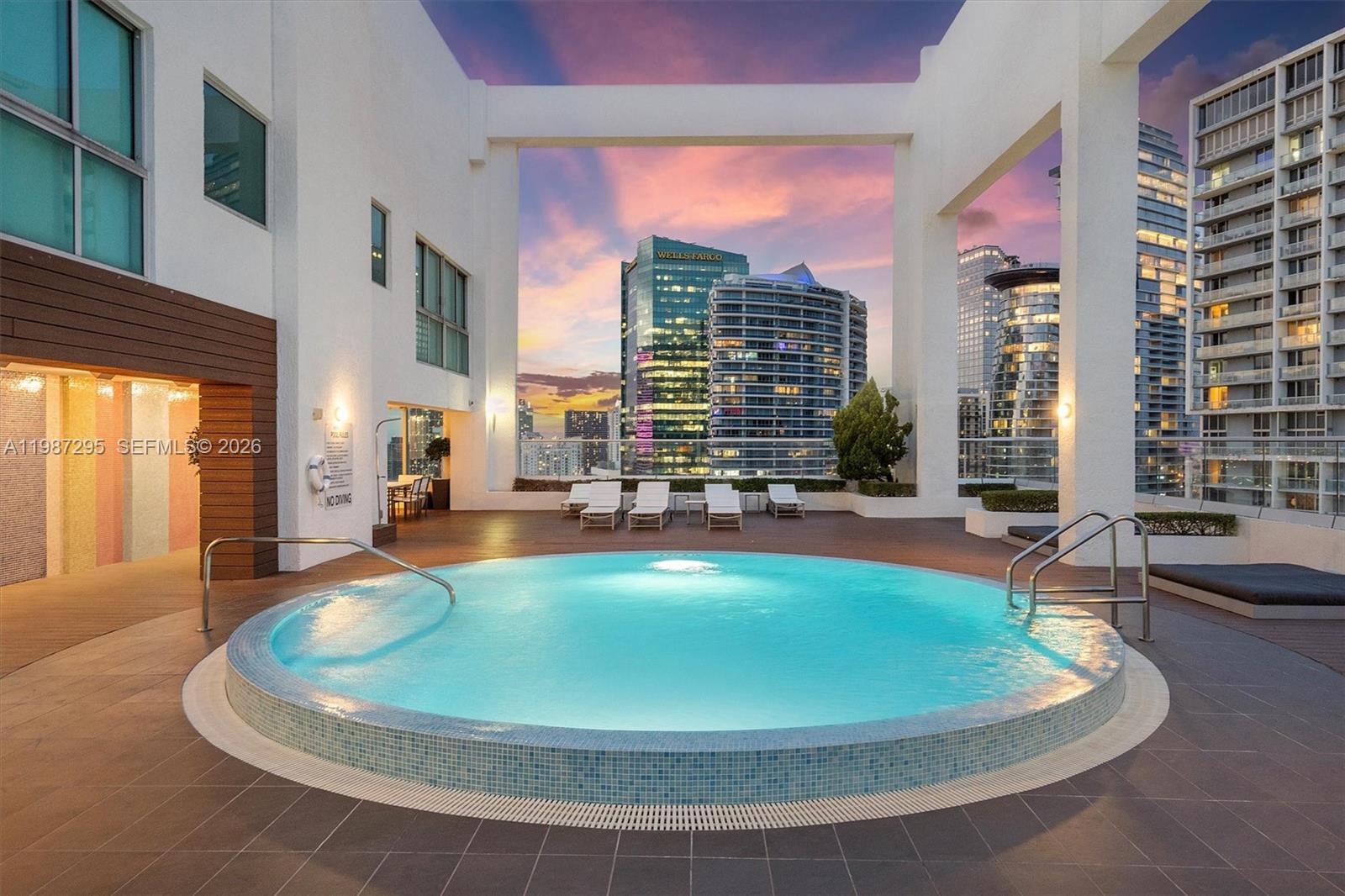 55 SE 6th St #1607, Miami FL 33131