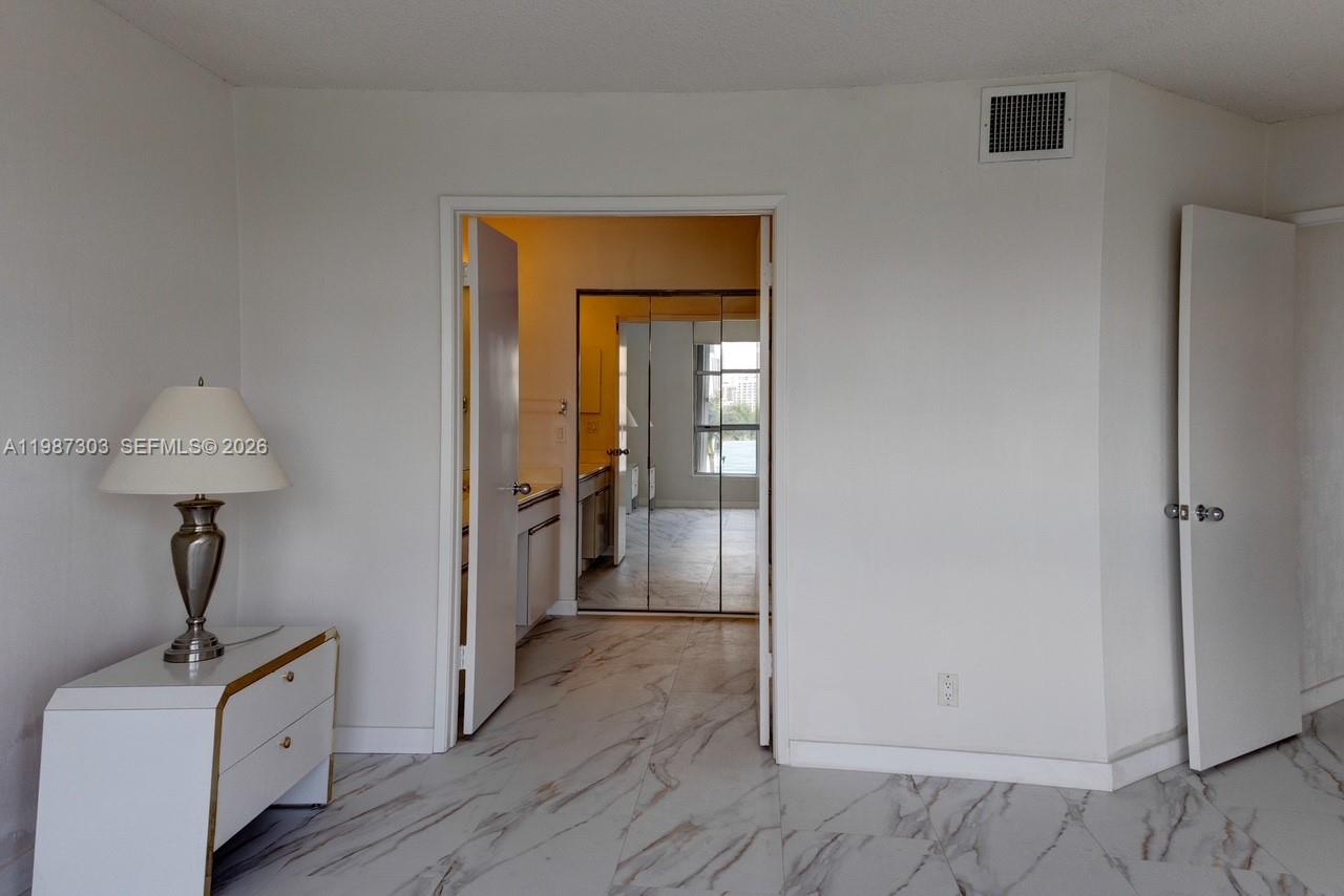 3600 Mystic Pointe Dr #613, Aventura FL 33180