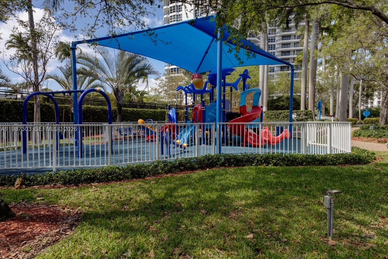 3600 Mystic Pointe Dr #613, Aventura FL 33180
