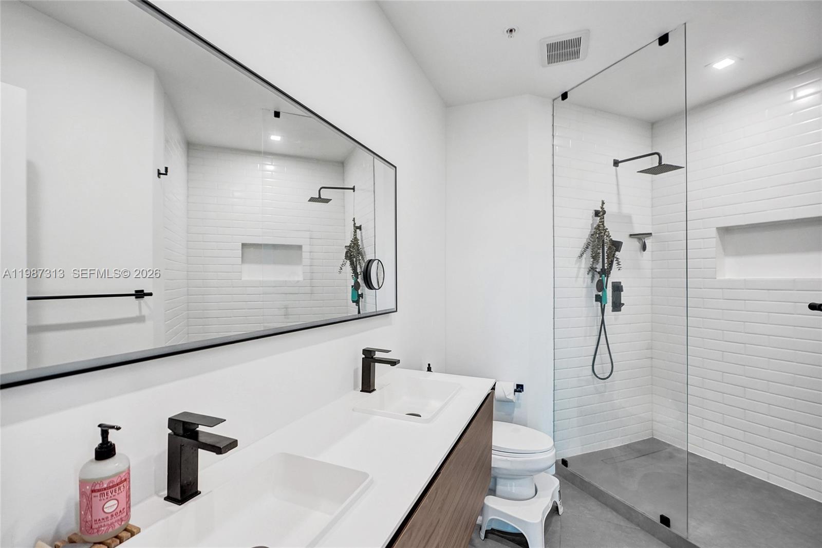 1900 N Bayshore Dr #816, Miami FL 33132
