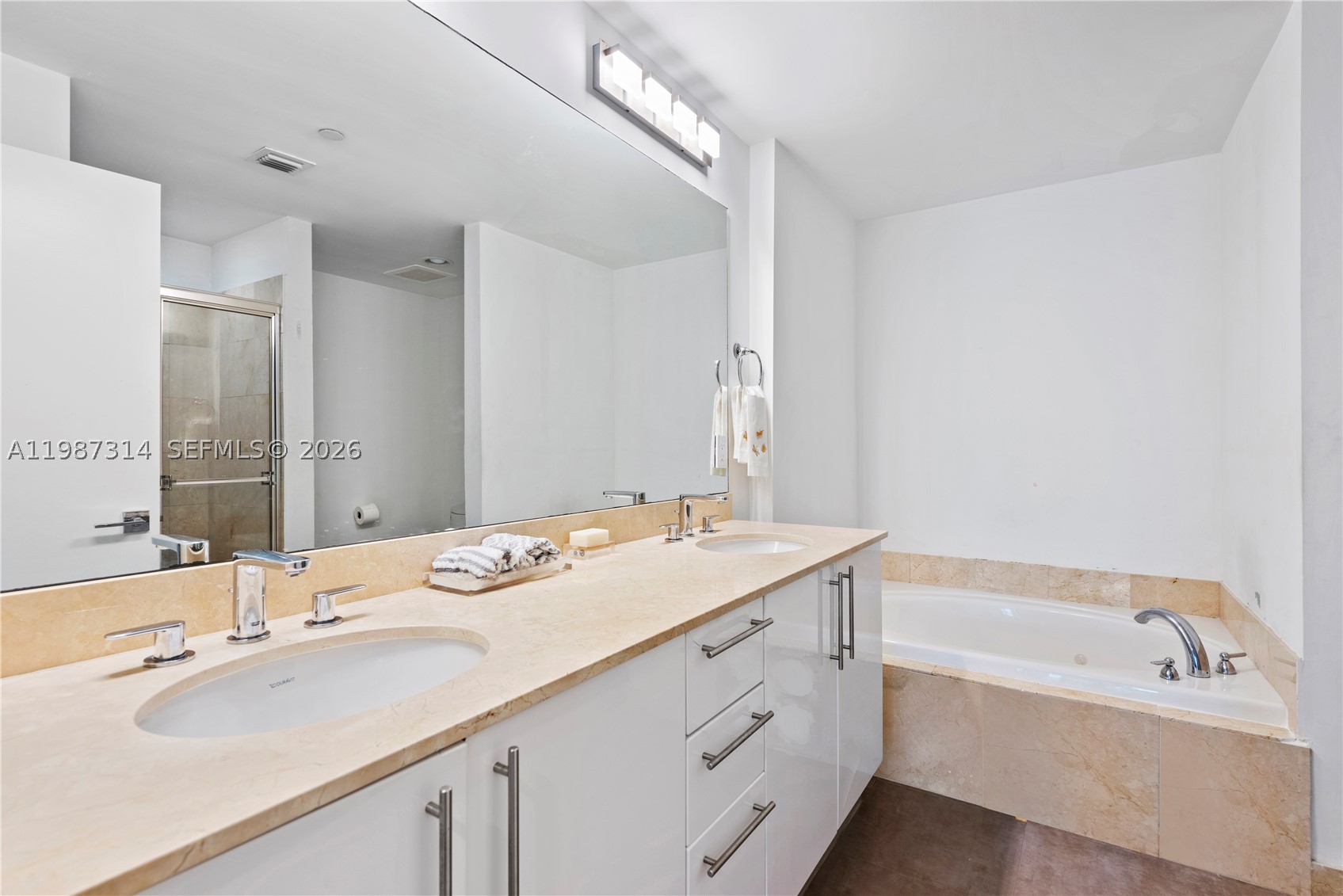 3330 NE 190th St #1715, Aventura FL 33180