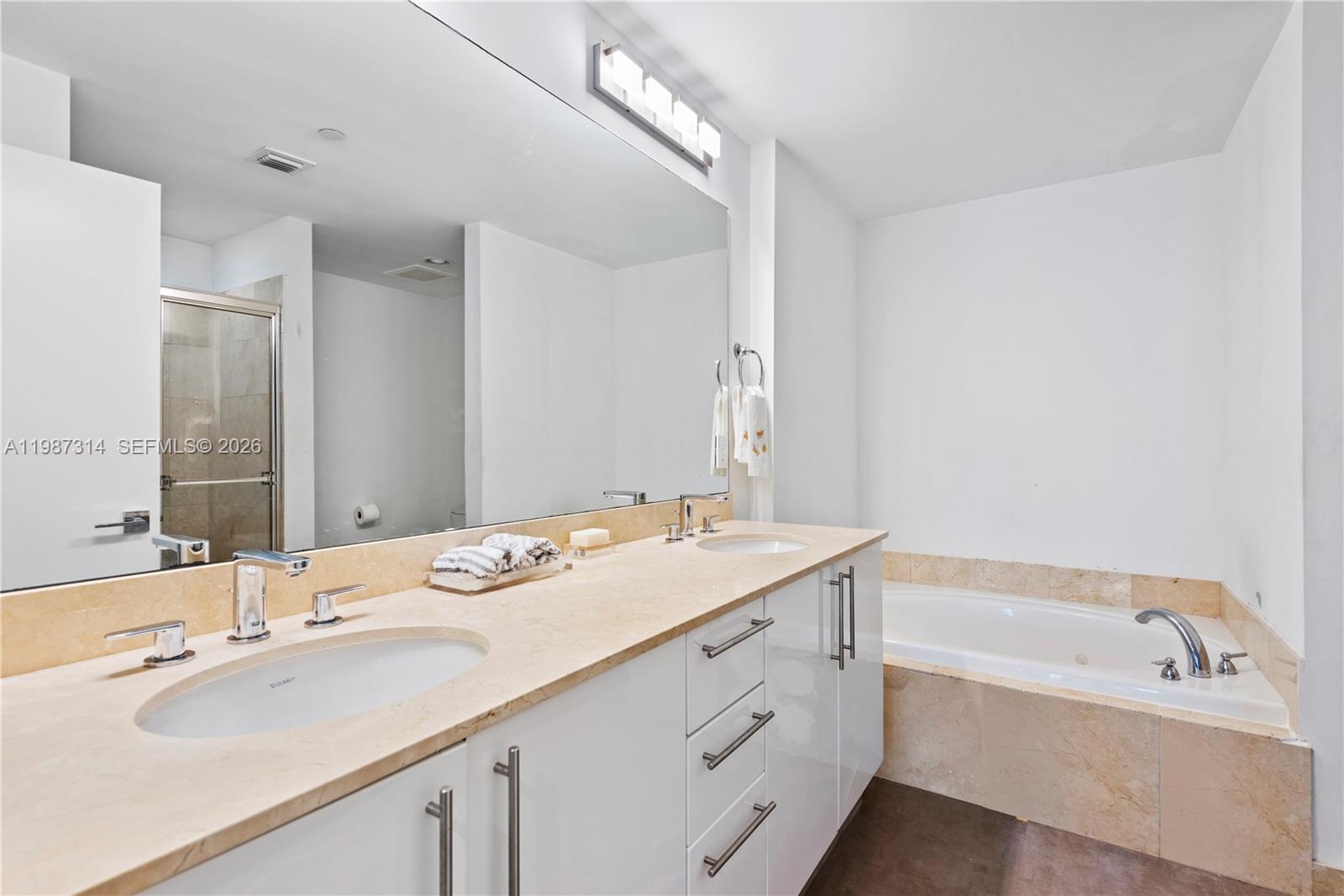 3330 NE 190th St #1715, Aventura FL 33180