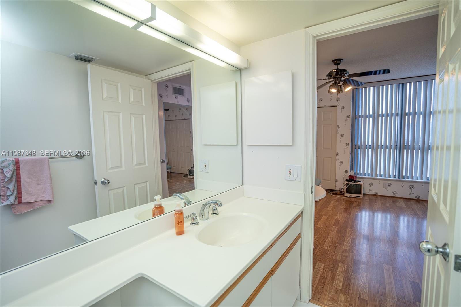 3530 Mystic Pointe Dr #1401, Aventura FL 33180