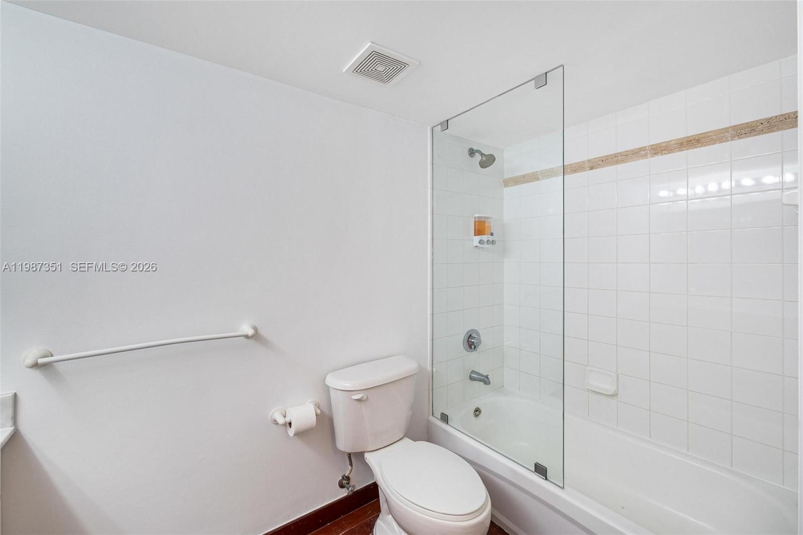 1200 Brickell Bay Dr #2824, Miami FL 33131
