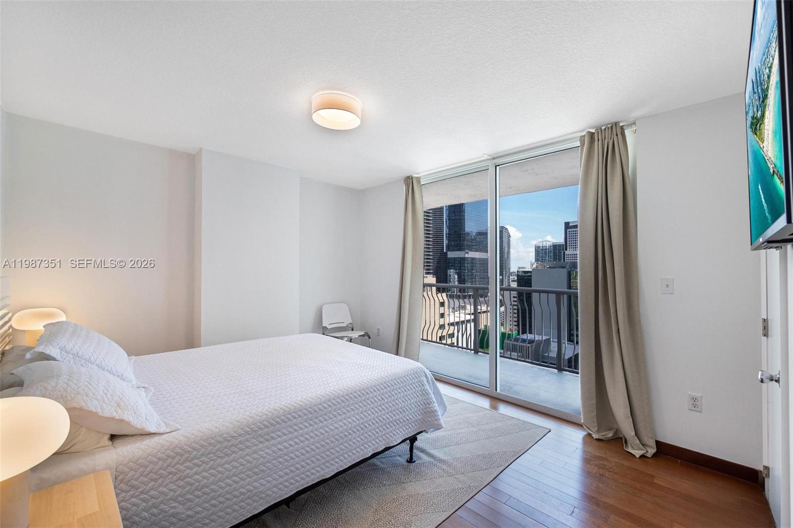 1200 Brickell Bay Dr #2824, Miami FL 33131