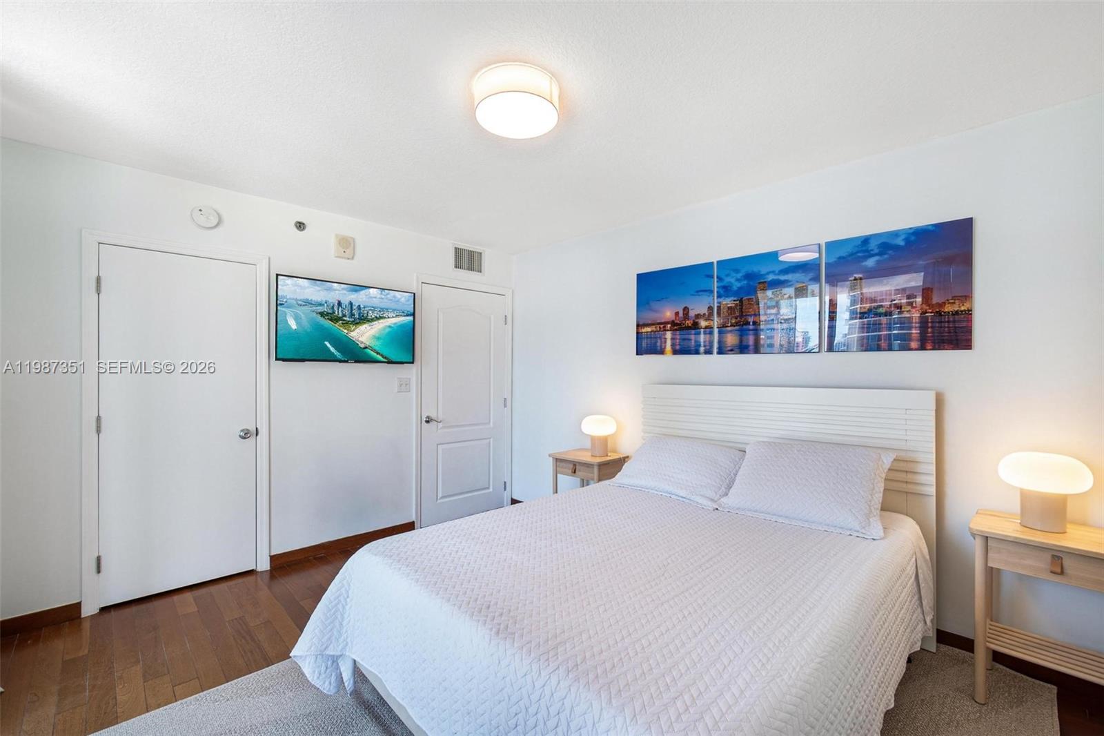 1200 Brickell Bay Dr #2824, Miami FL 33131