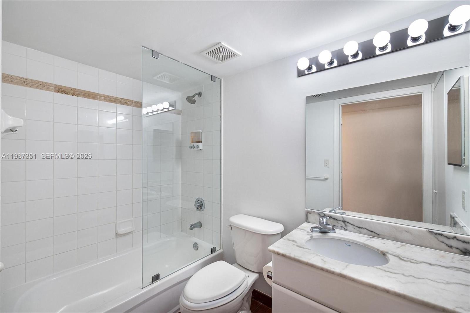 1200 Brickell Bay Dr #2824, Miami FL 33131