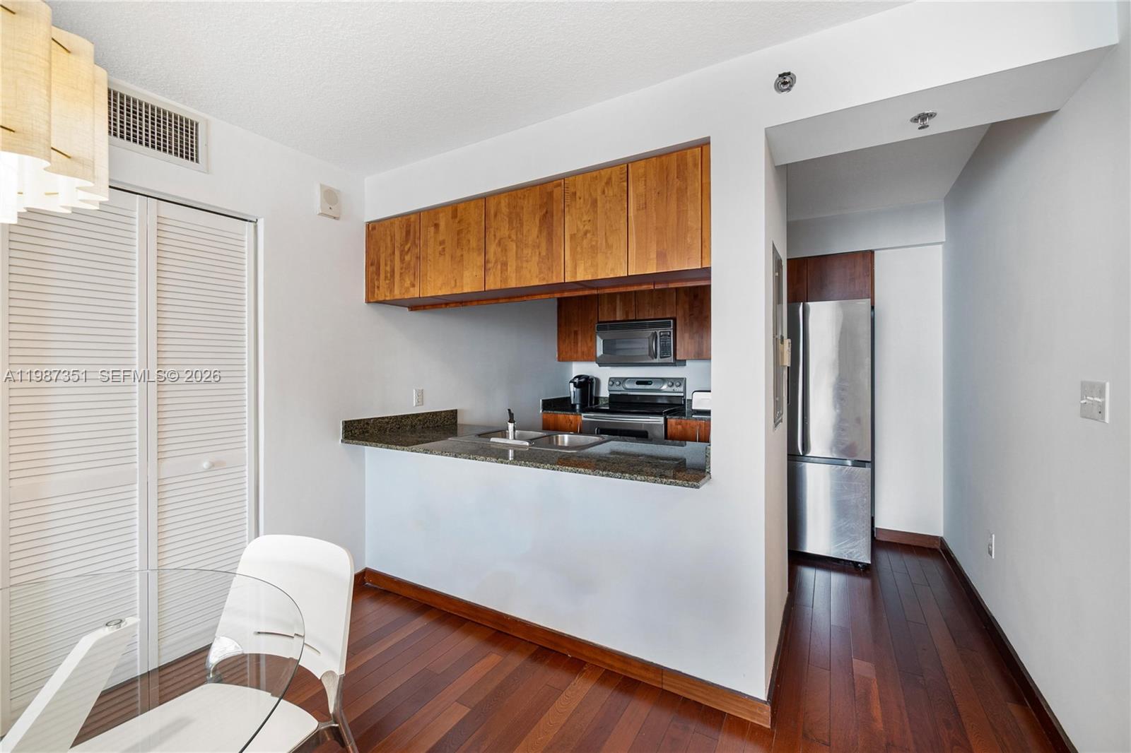 1200 Brickell Bay Dr #2824, Miami FL 33131