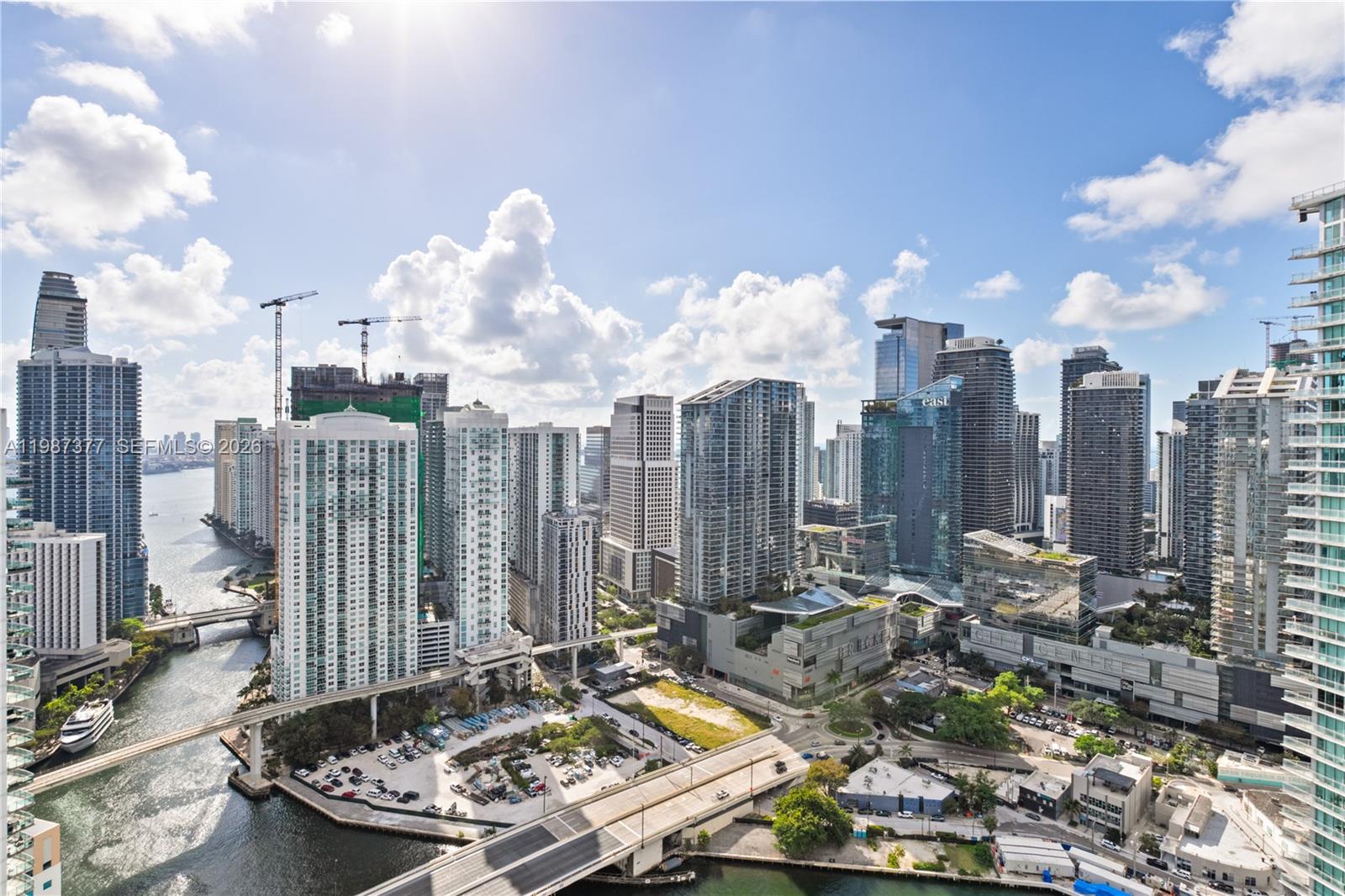 90 SW 3rd St #4301, Miami FL 33130