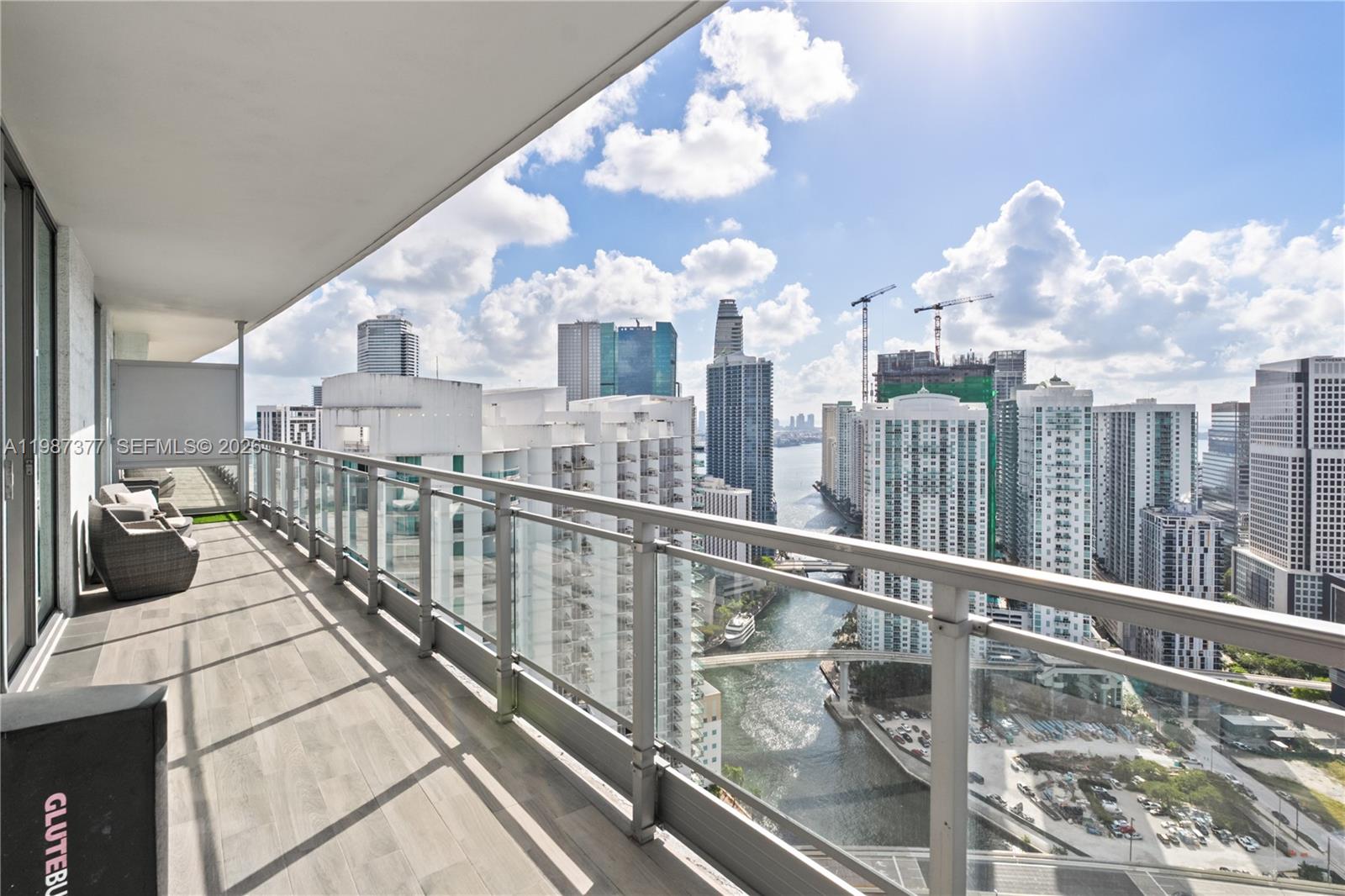 90 SW 3rd St #4301, Miami FL 33130