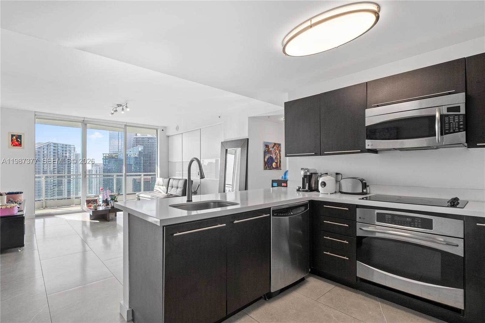 90 SW 3rd St #4301, Miami FL 33130