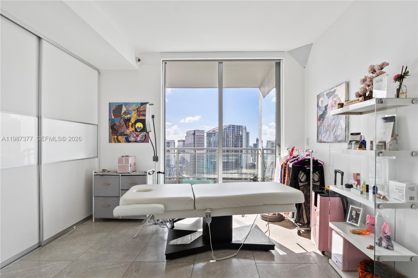 90 SW 3rd St #4301, Miami FL 33130