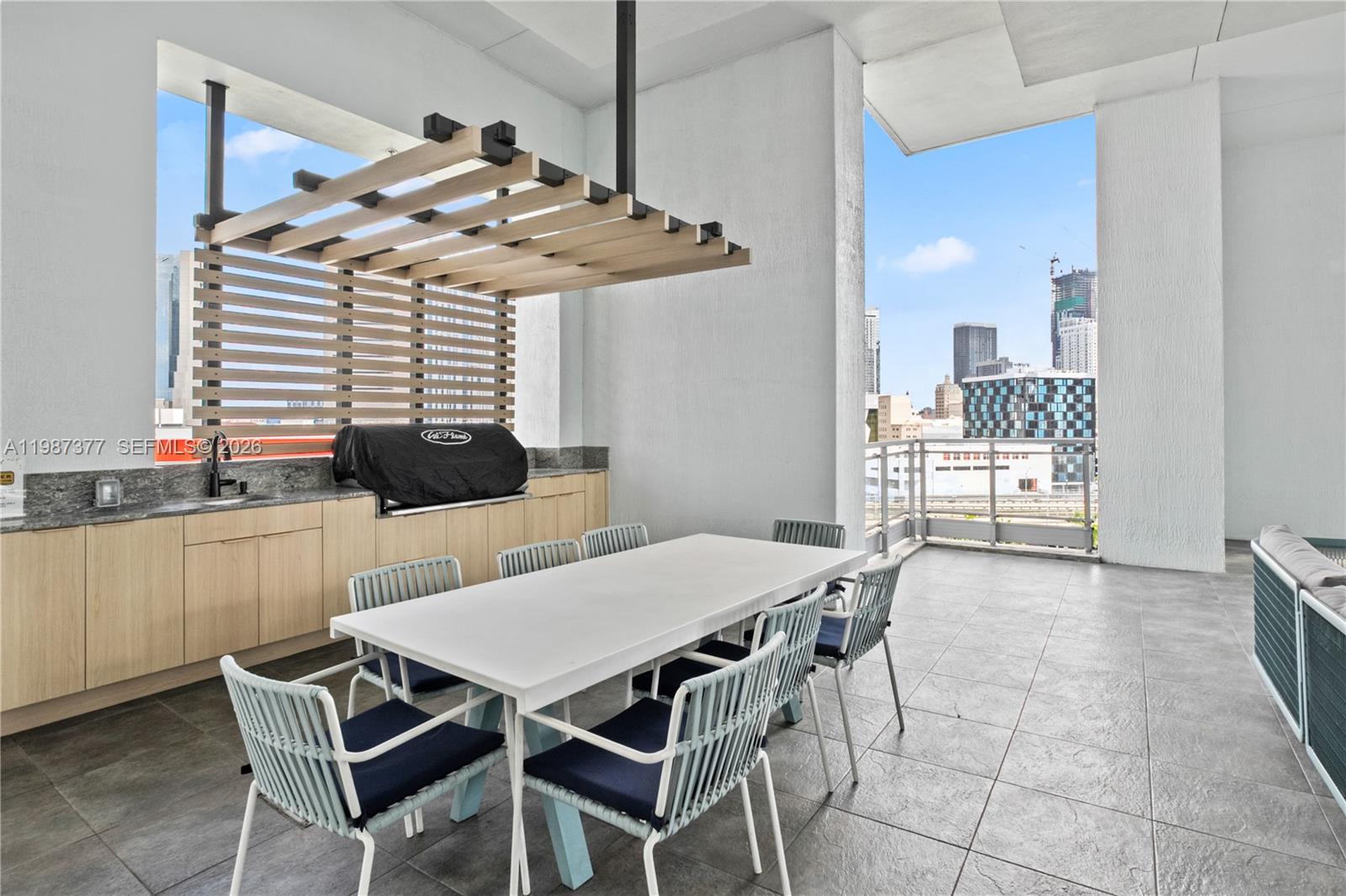 90 SW 3rd St #4301, Miami FL 33130