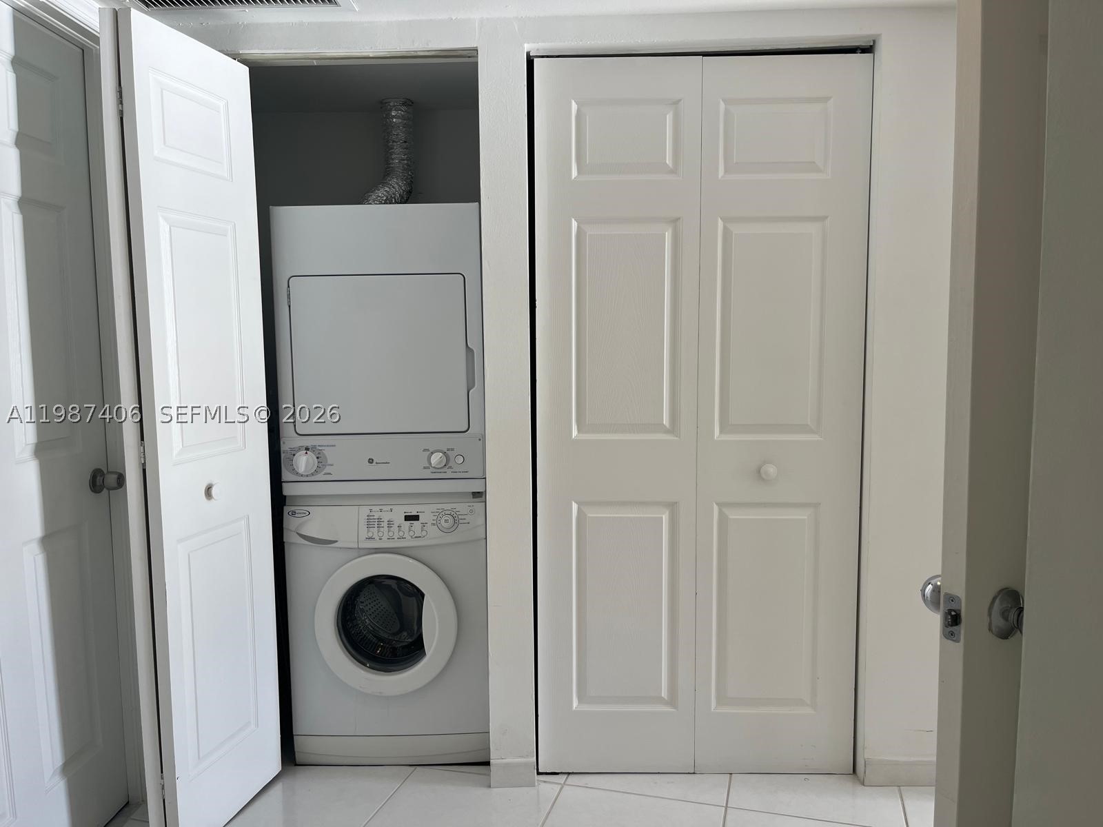 3530 Mystic Pointe Dr #1412, Aventura FL 33180