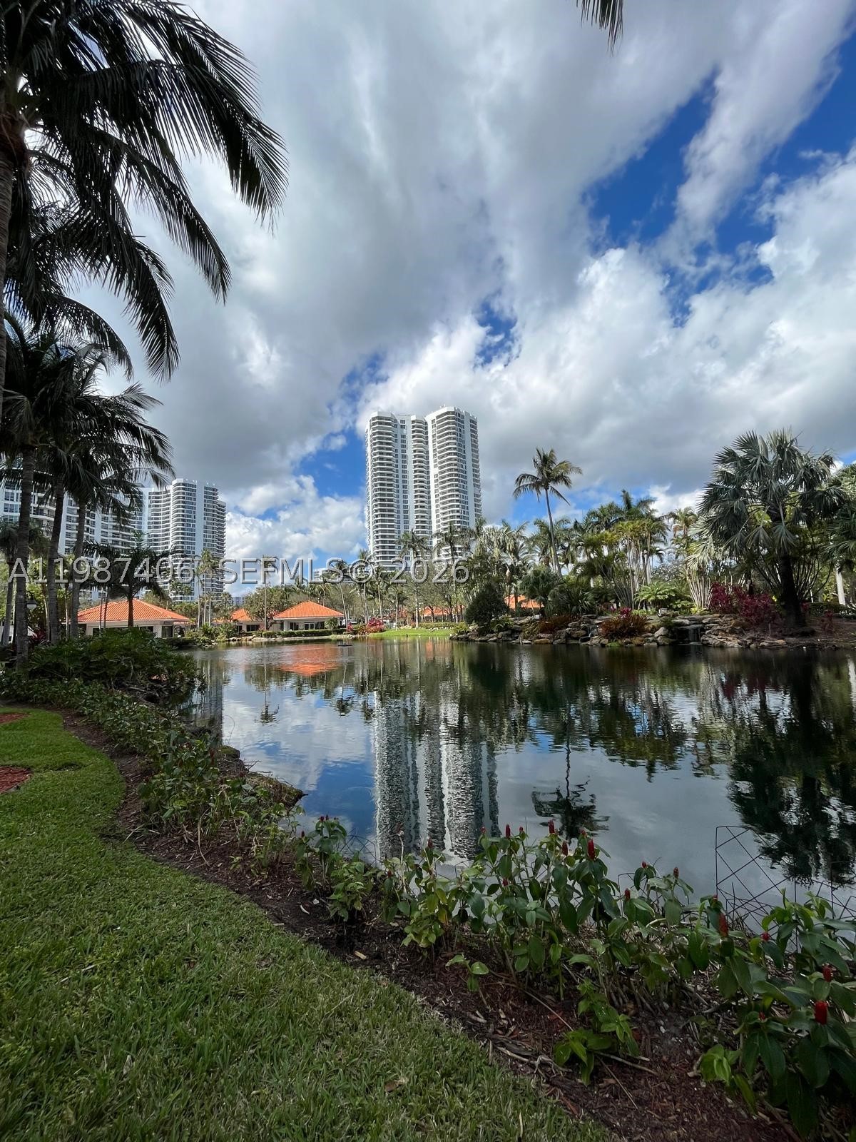 3530 Mystic Pointe Dr #1412, Aventura FL 33180