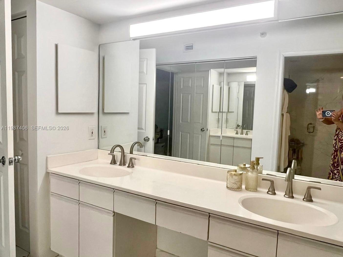 3530 Mystic Pointe Dr #1412, Aventura FL 33180