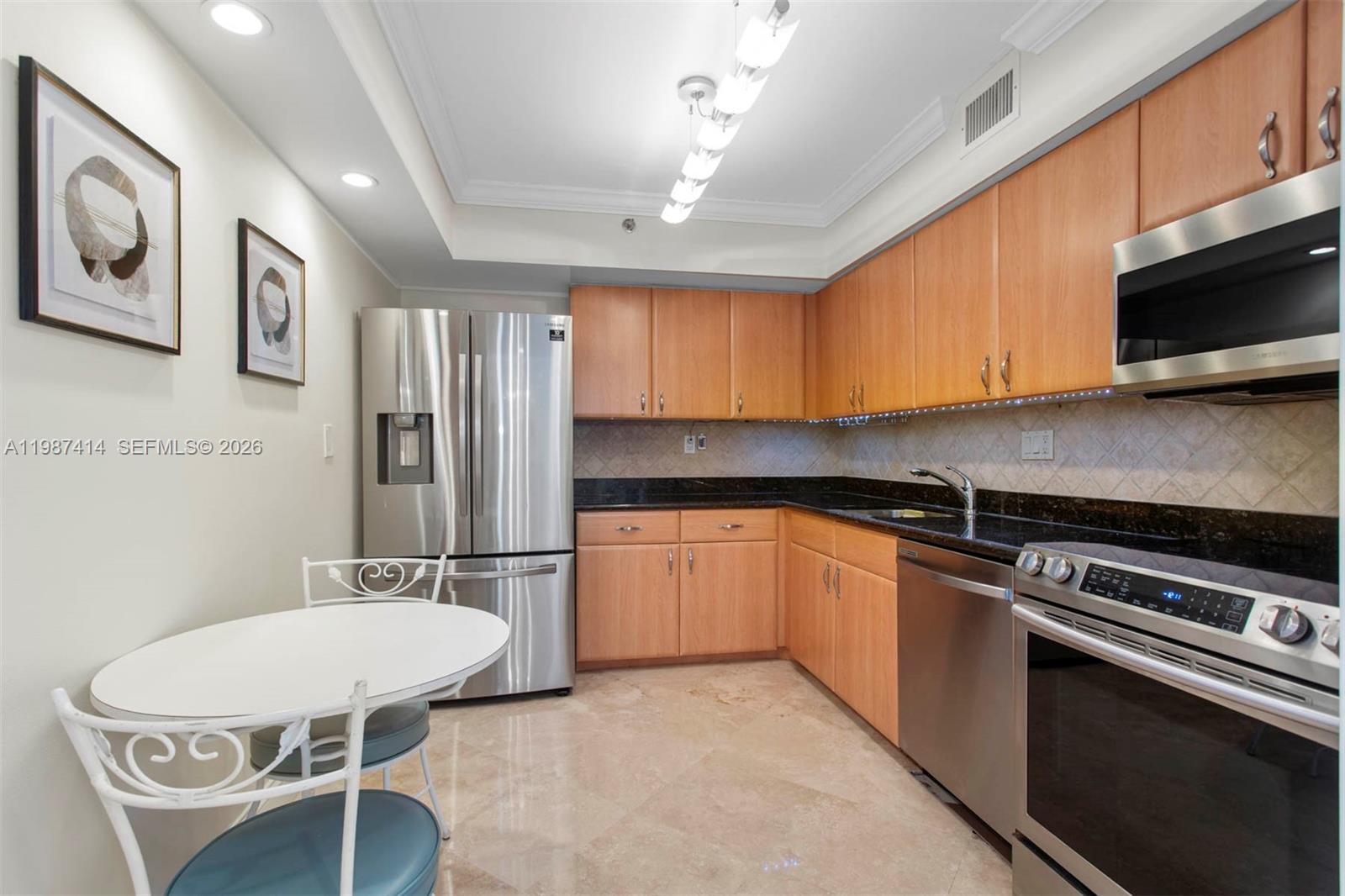 3600 Mystic Pointe Dr #1402, Aventura FL 33180