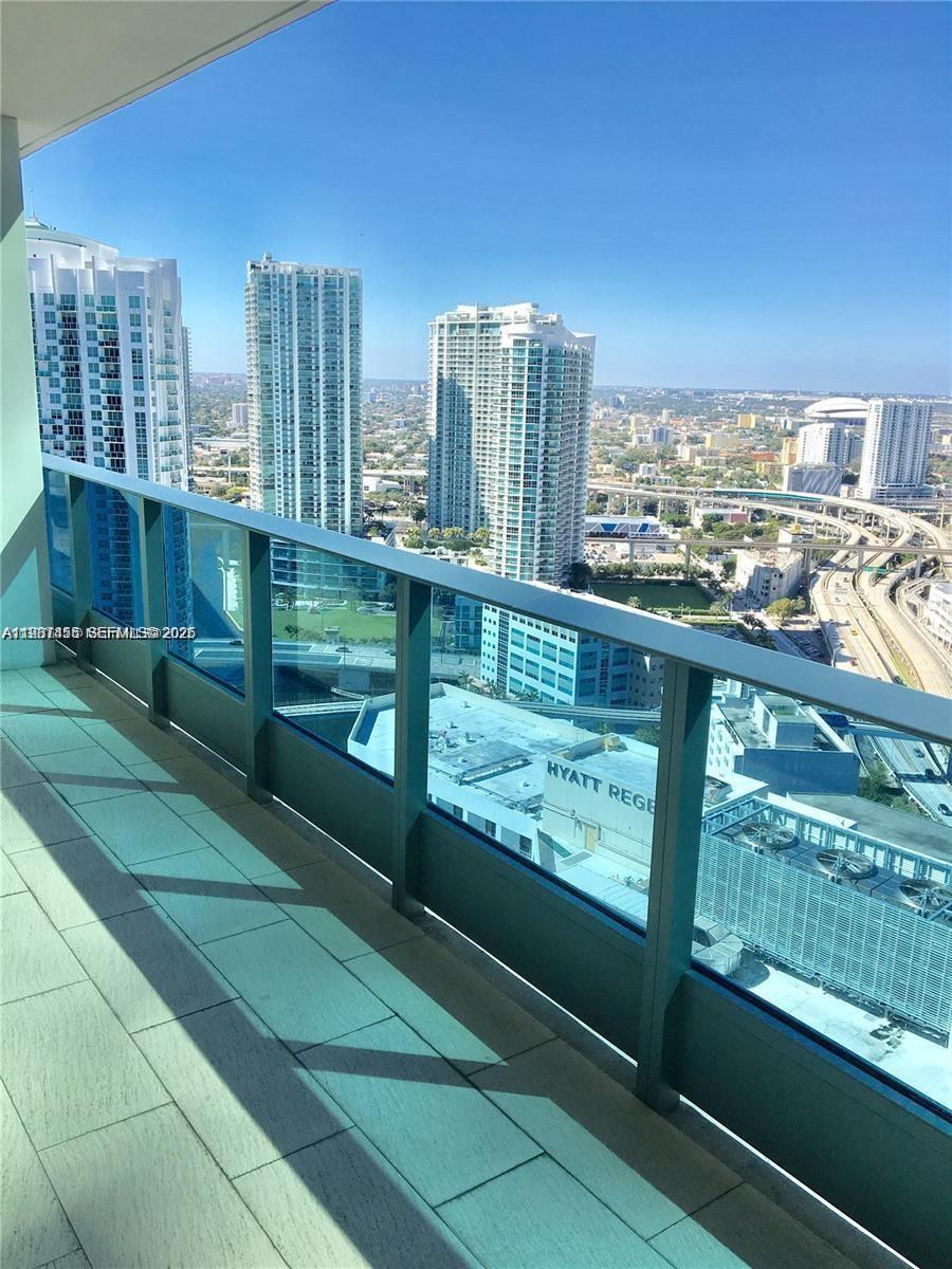 200 Biscayne Boulevard Way #3712, Miami FL 33131