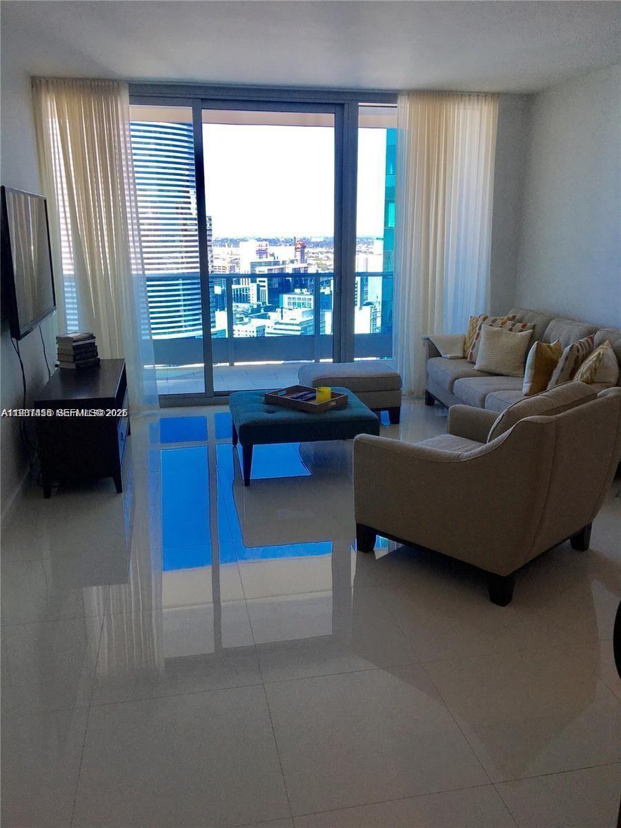 200 Biscayne Boulevard Way #3712, Miami FL 33131